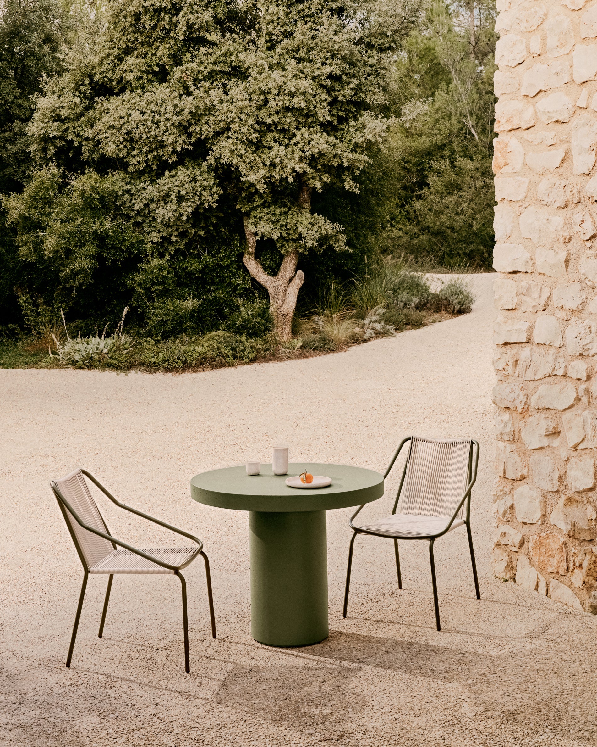 Aiguablava green cement round table Ø90cm - Image 2
