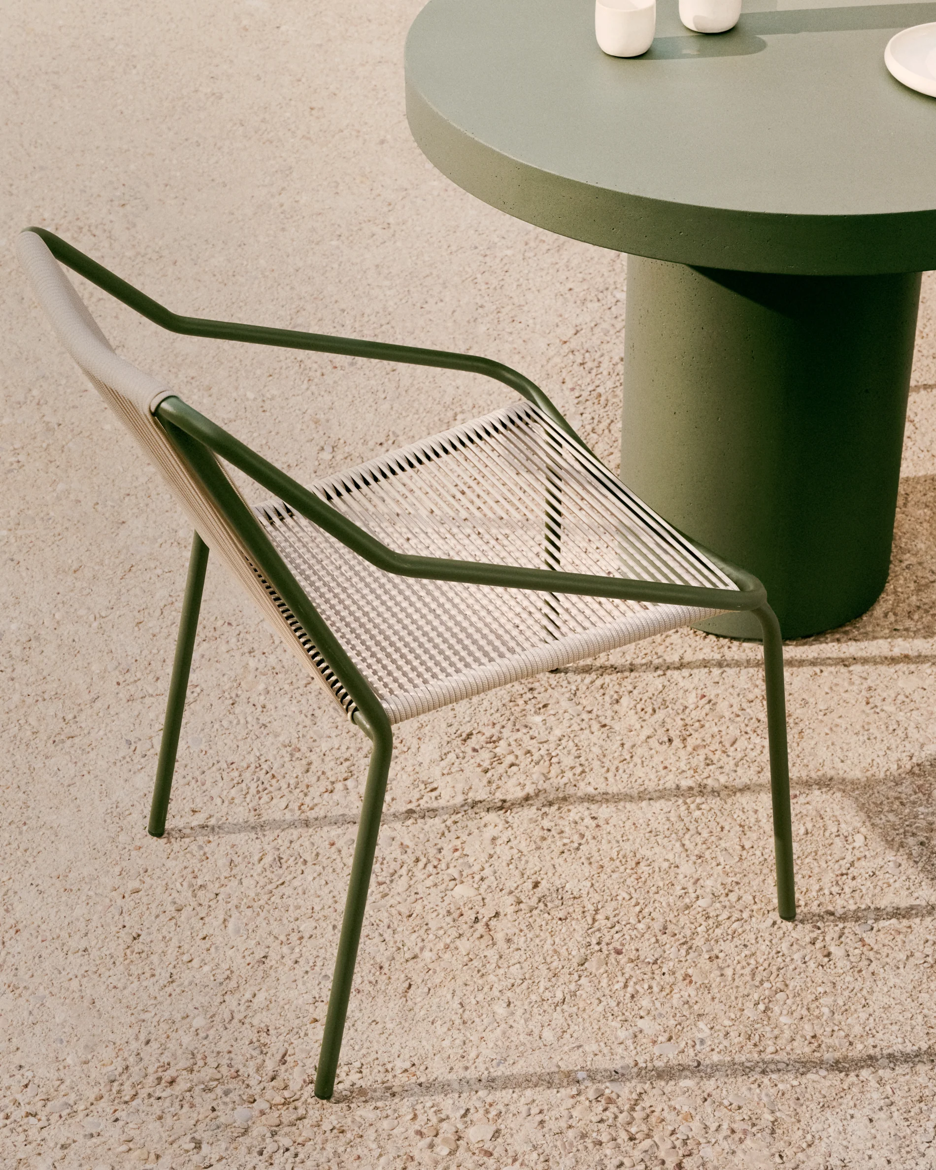 Aiguablava green cement round table Ø90cm - Image 6