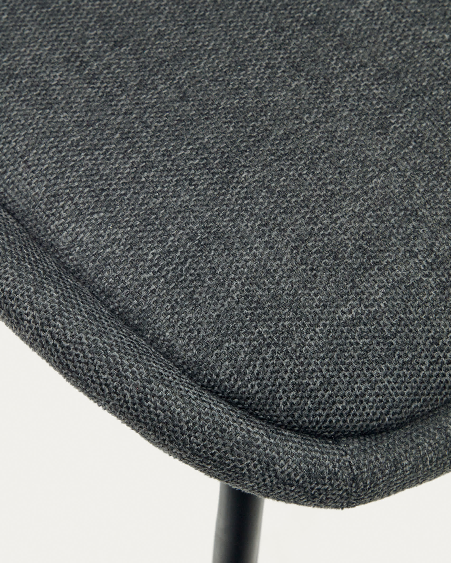 Aimin chair in grey chenille and steel legs with a matte black painted finish - Image 5