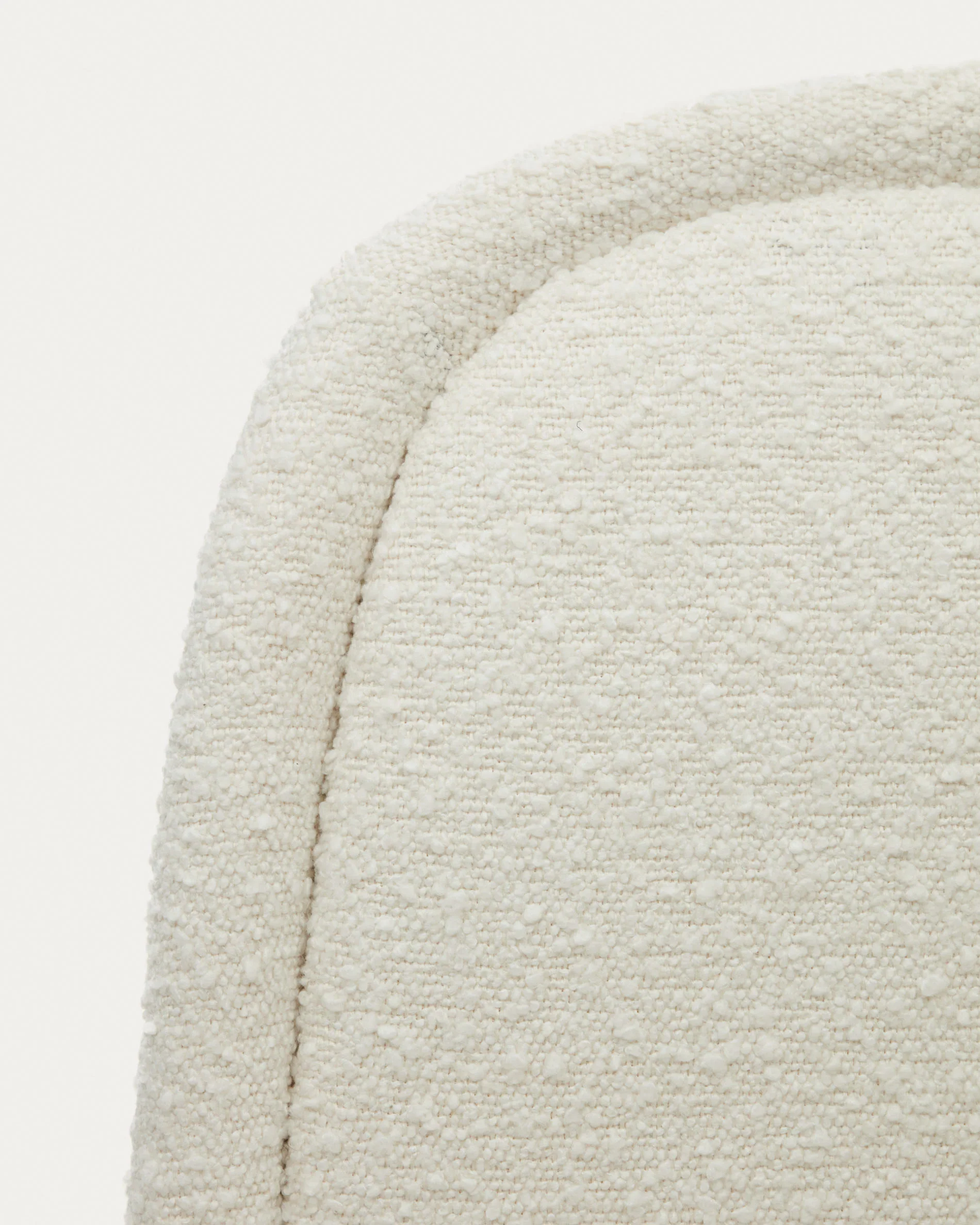 Aimin chair in white bouclé and steel legs with a matte beige painted finish - Image 5