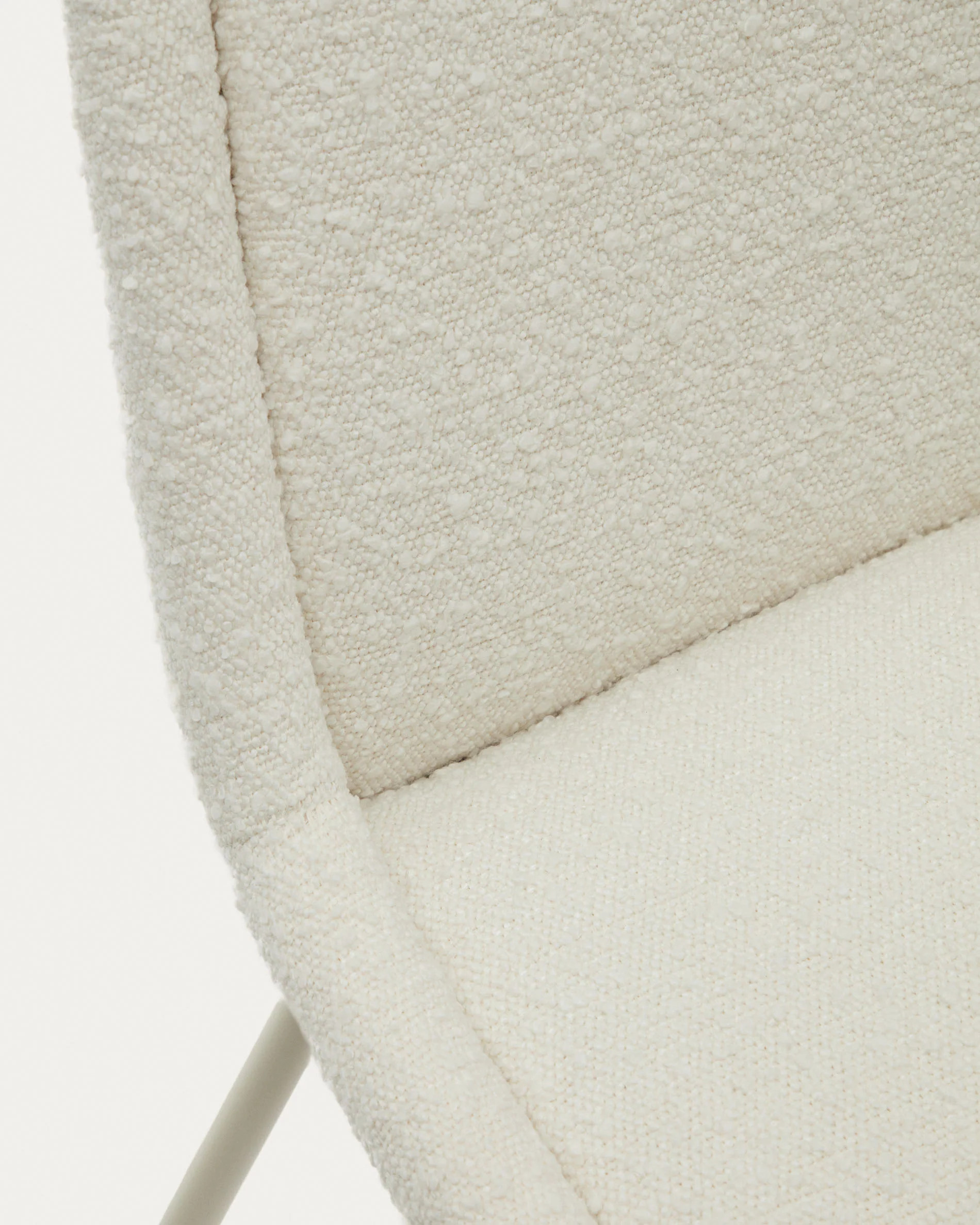 Aimin chair in white bouclé and steel legs with a matte beige painted finish - Image 7
