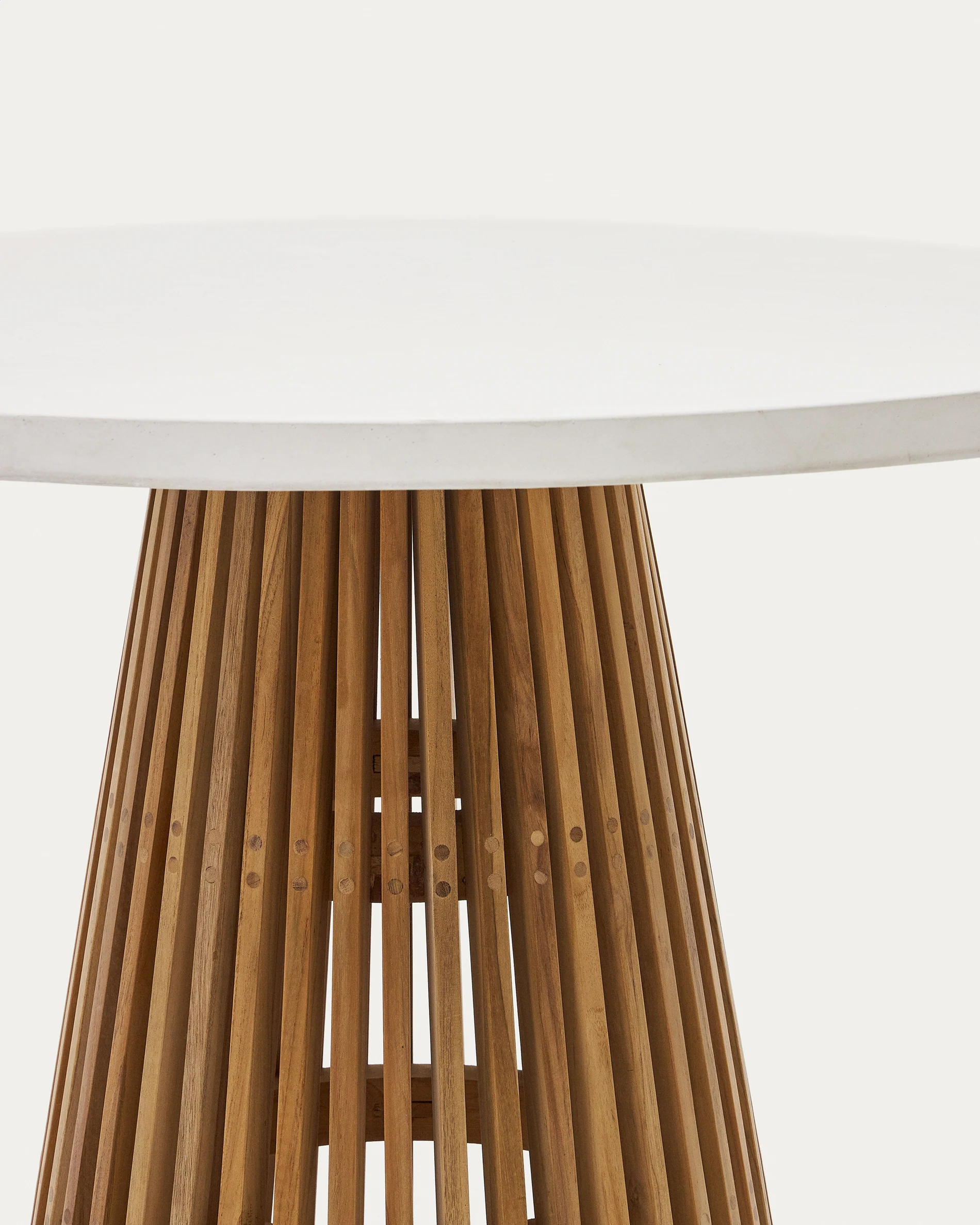 Alcaufar round outdoor table made of solid teak wood and white cement Ø 90 cm - Image 5