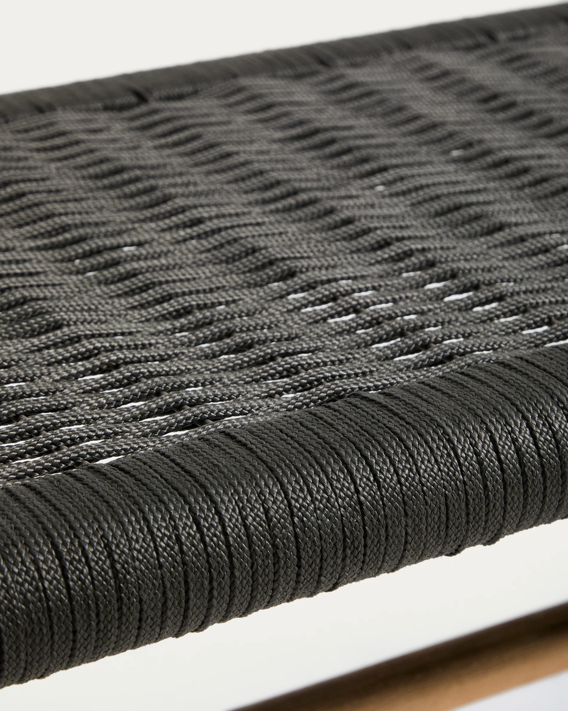 Alipa bench in FSC 100% solid acacia wood and dark grey rope cord 200 cm - Image 5