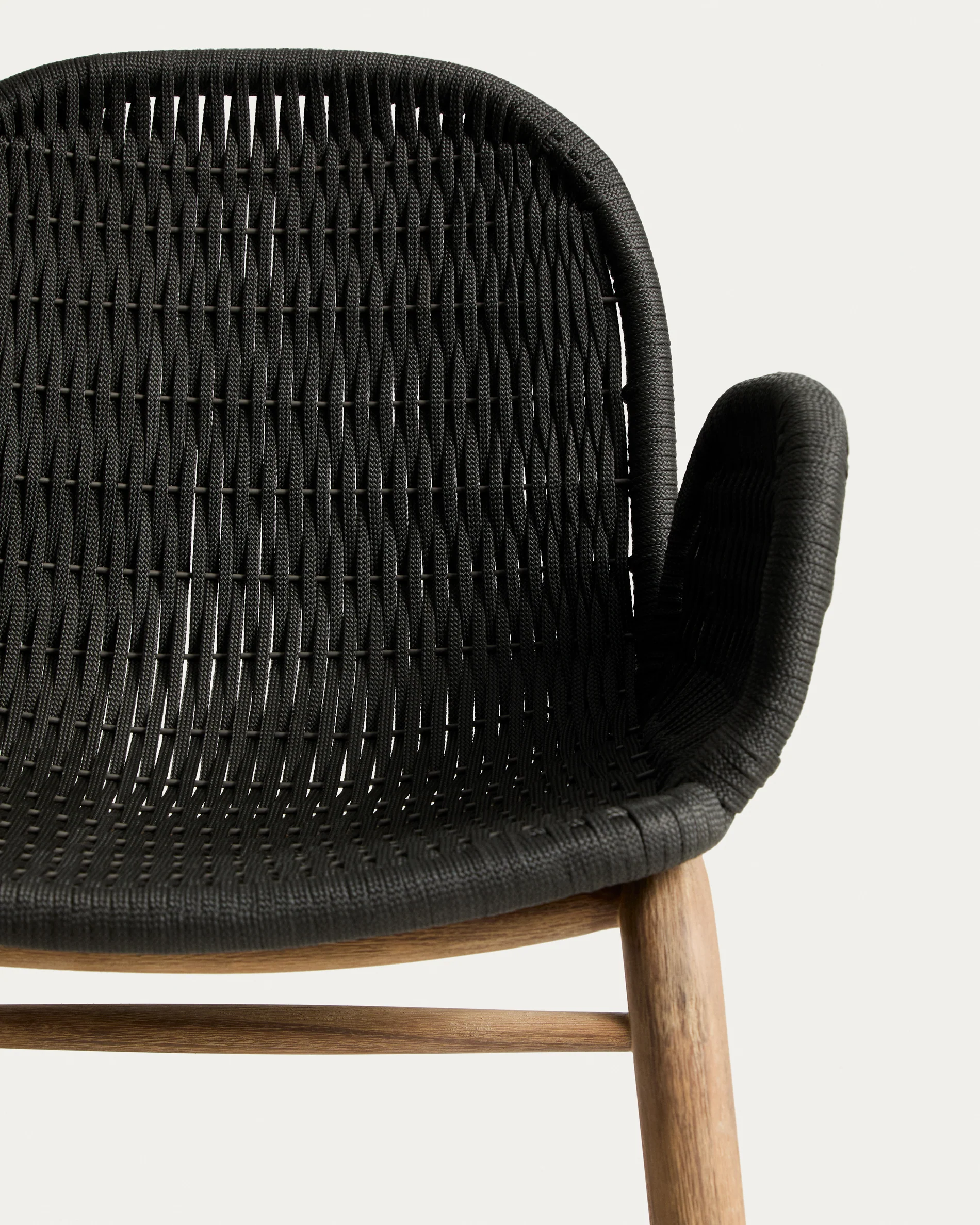 Alipa chair with armrests in FSC 100% solid acacia wood and dark grey rope cord - Image 3