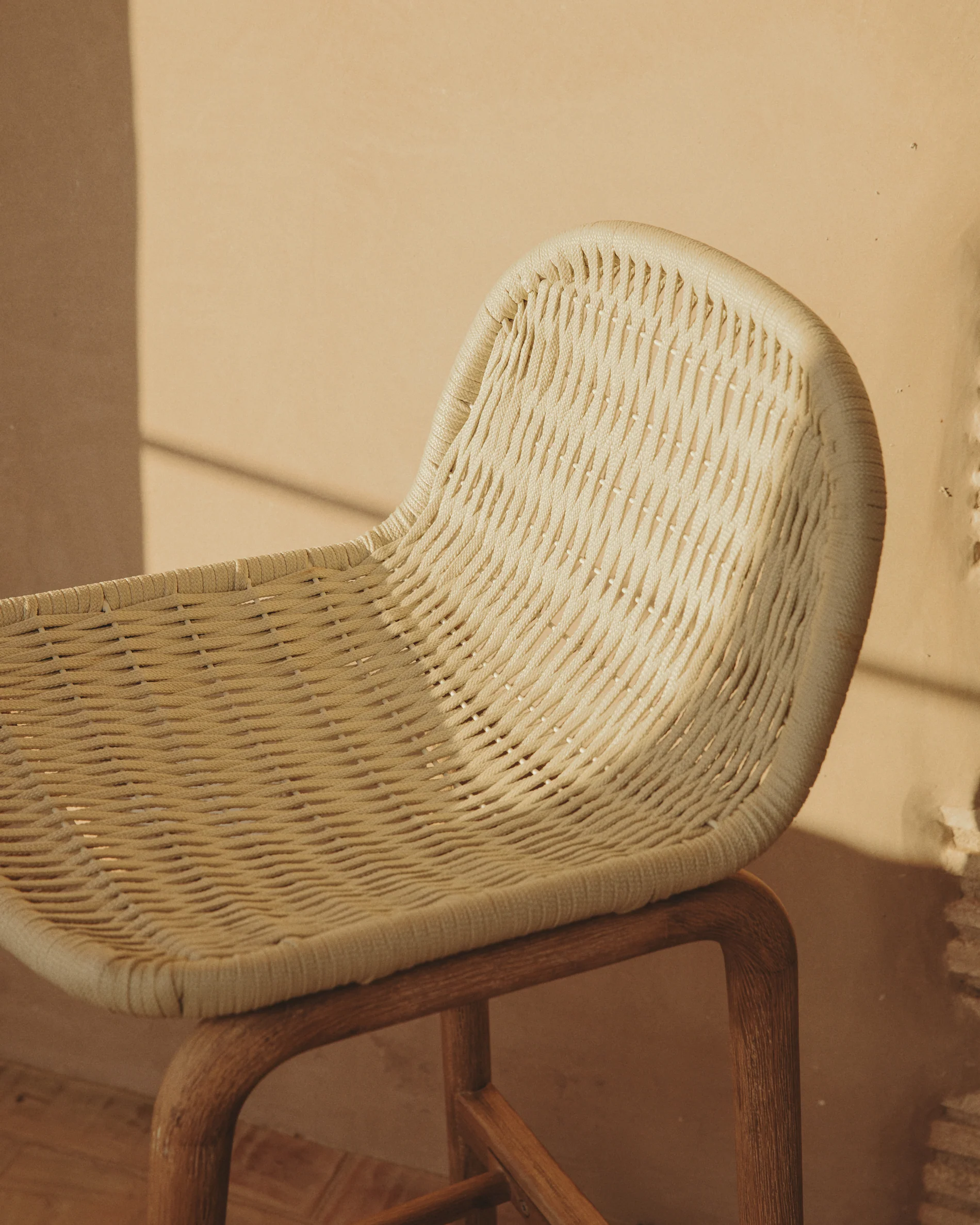 Alipa stool in FSC 100% solid acacia wood and ecru rope cord 75 cm - Image 4