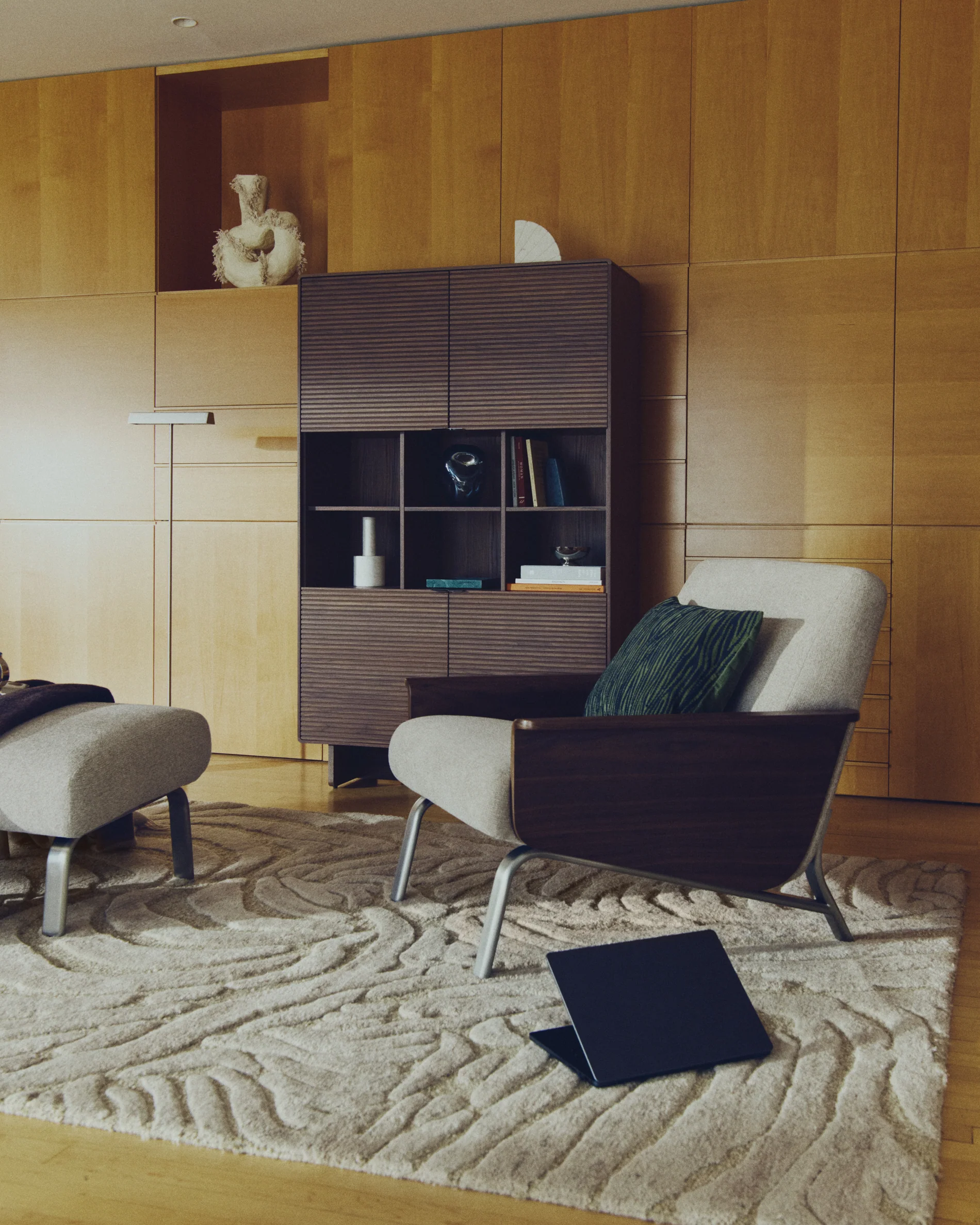 Amsen light brown armchair in walnut plywood with legs in brushed stainless steel - Image 4