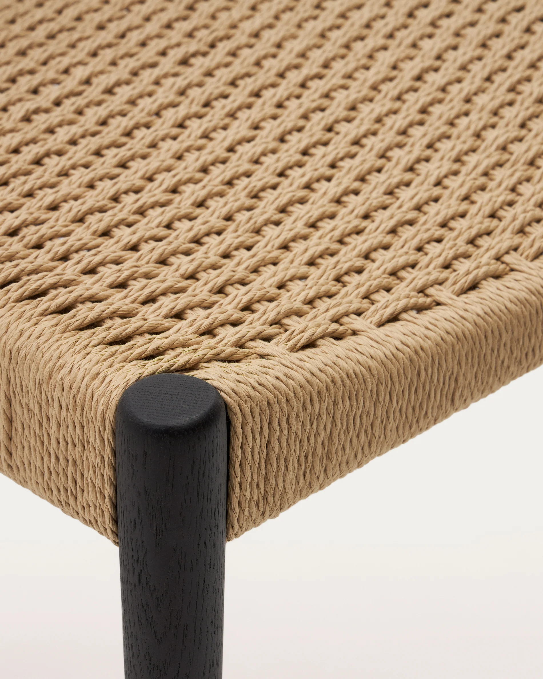 Analy chair in solid oak with black finish and rope seat FSC 100% - Image 5