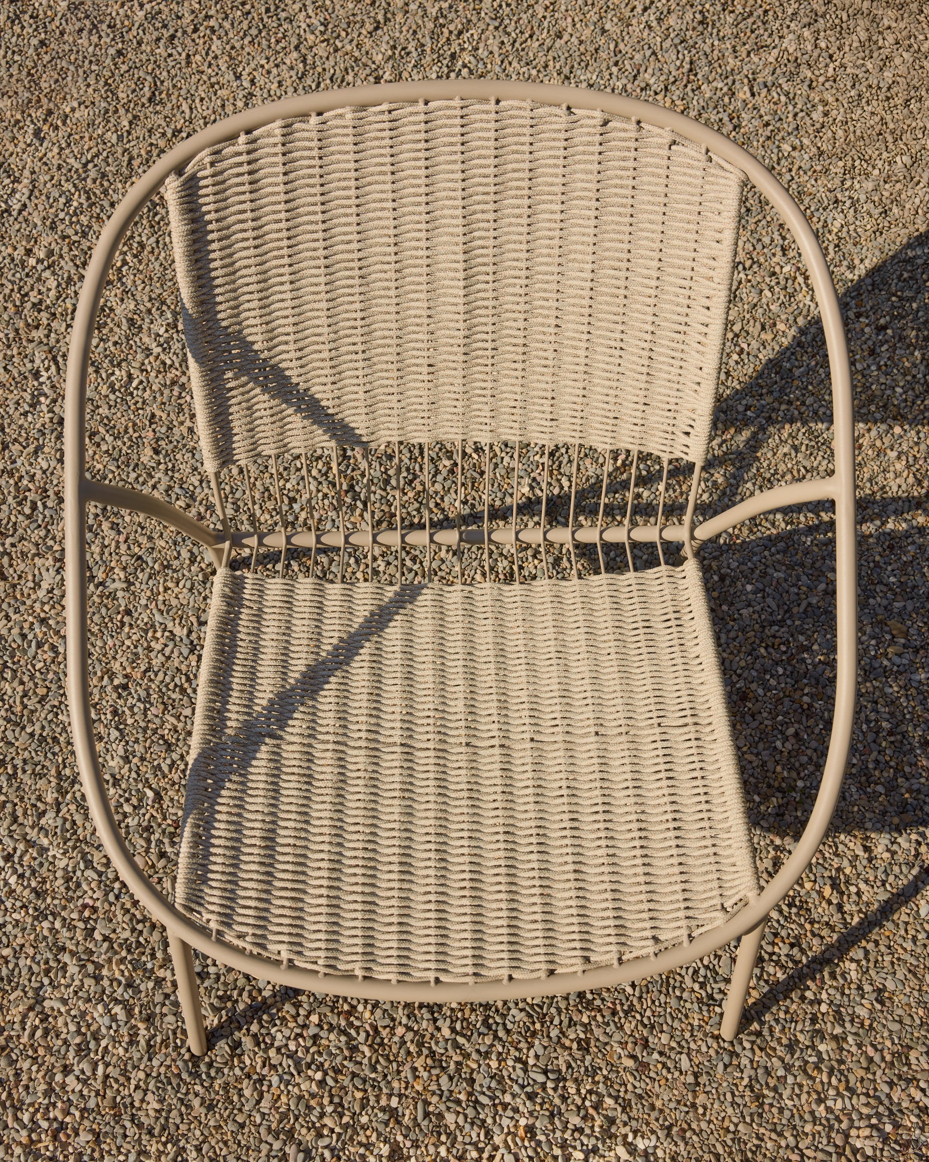 Stackable Atrani armchair in galvanized steel and taupe rope - Image 4