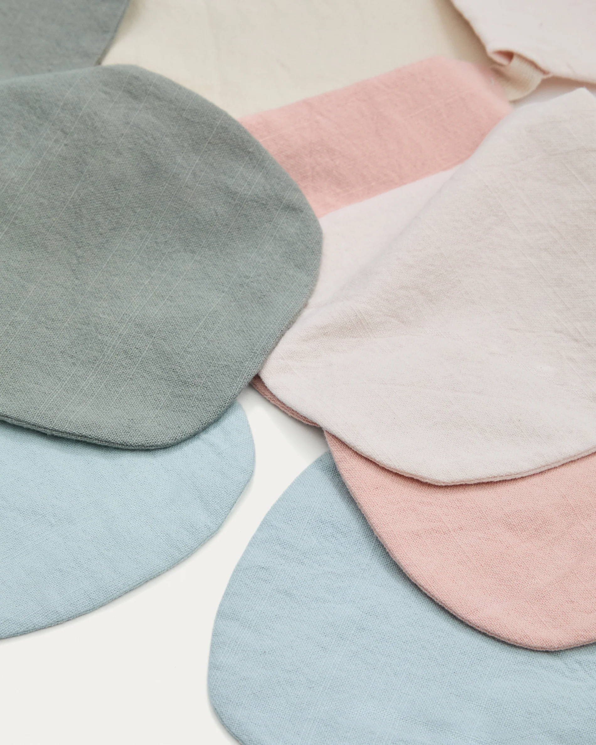 Betia 100% cotton bunting garland in multi-coloured pastel shades, 250 cm - Image 3