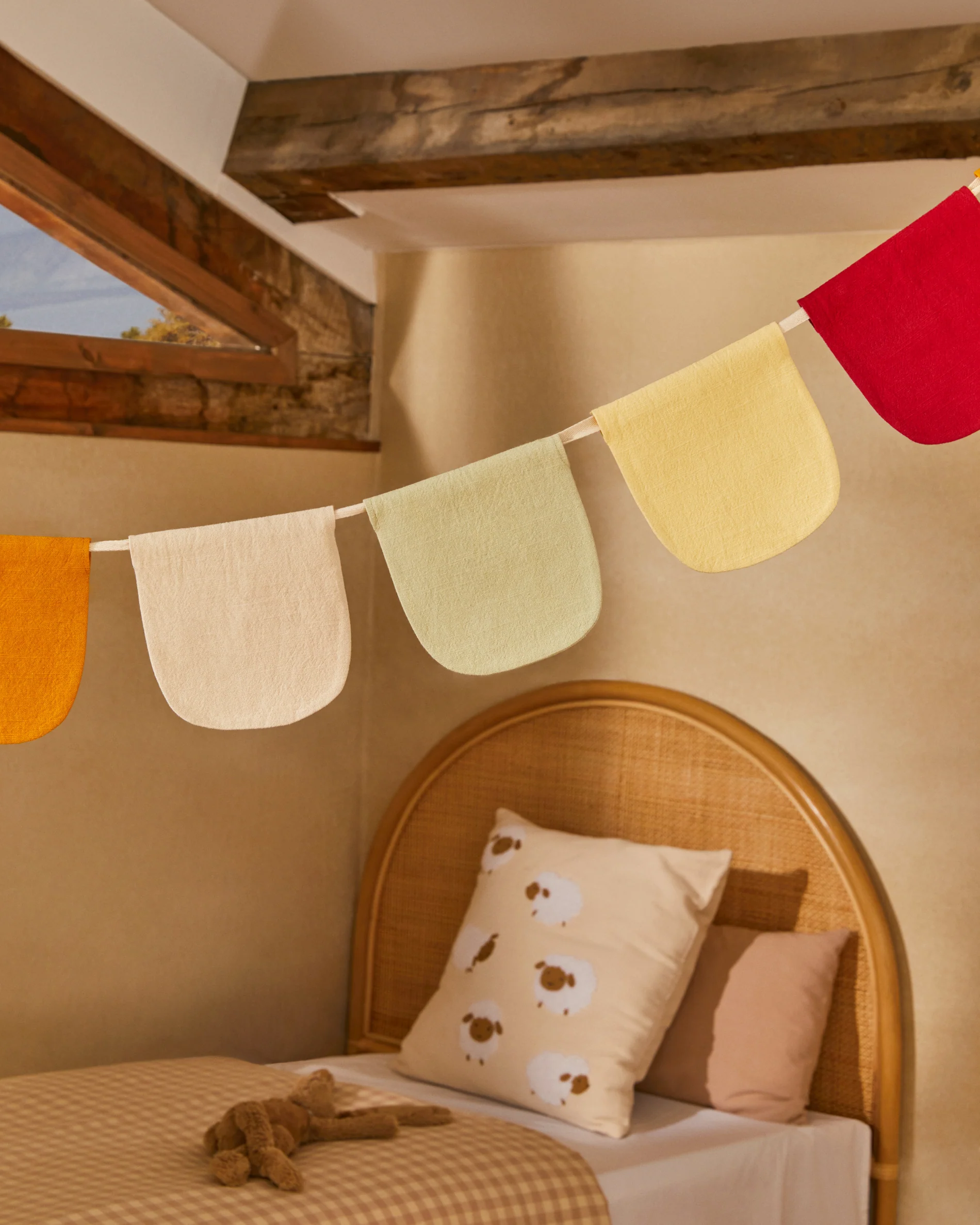 Betia 100% cotton, multi-coloured bunting garland, 250 cm - Image 2