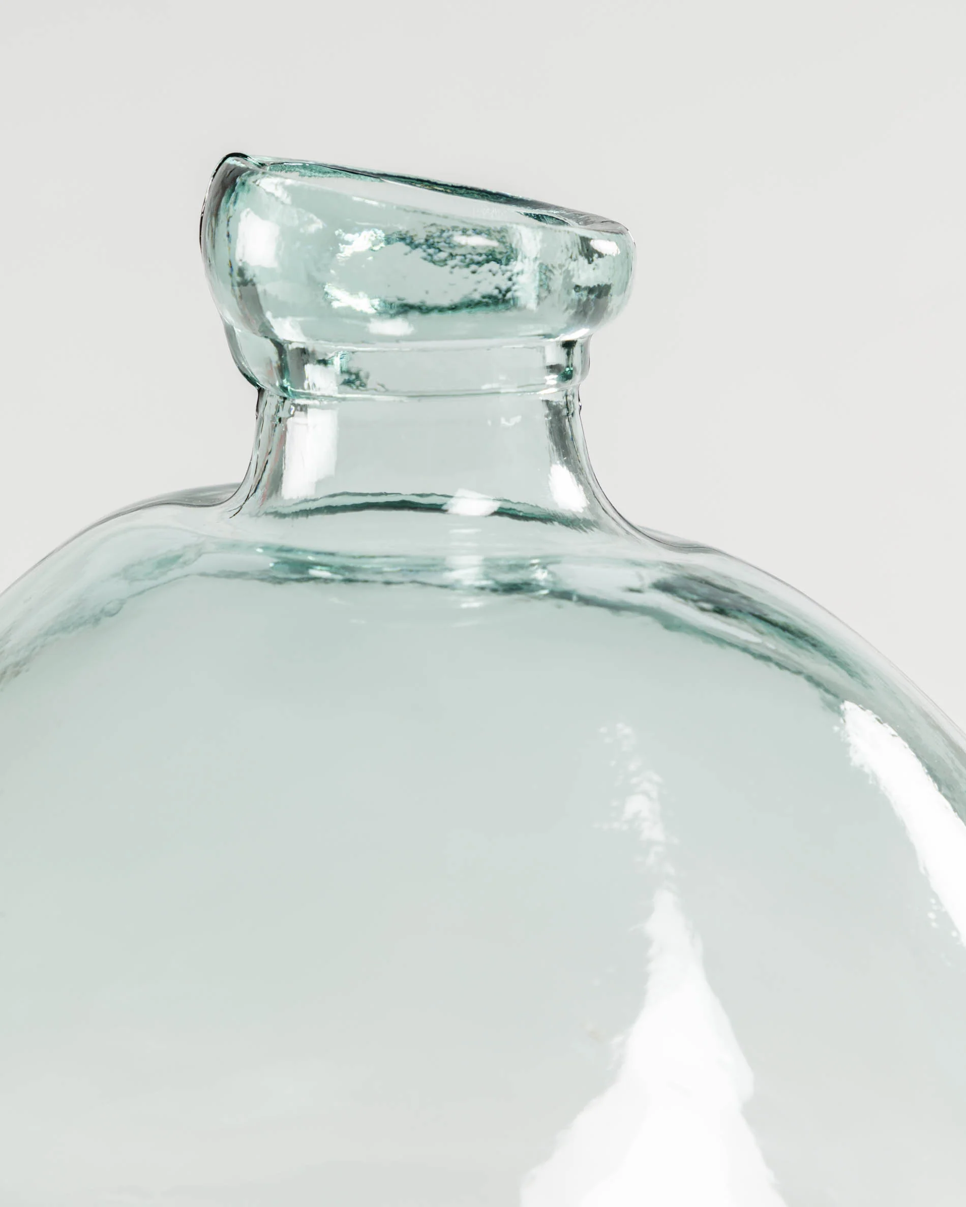 Brenna vase in 100% recycled transparent glass, 33 cm - Image 5