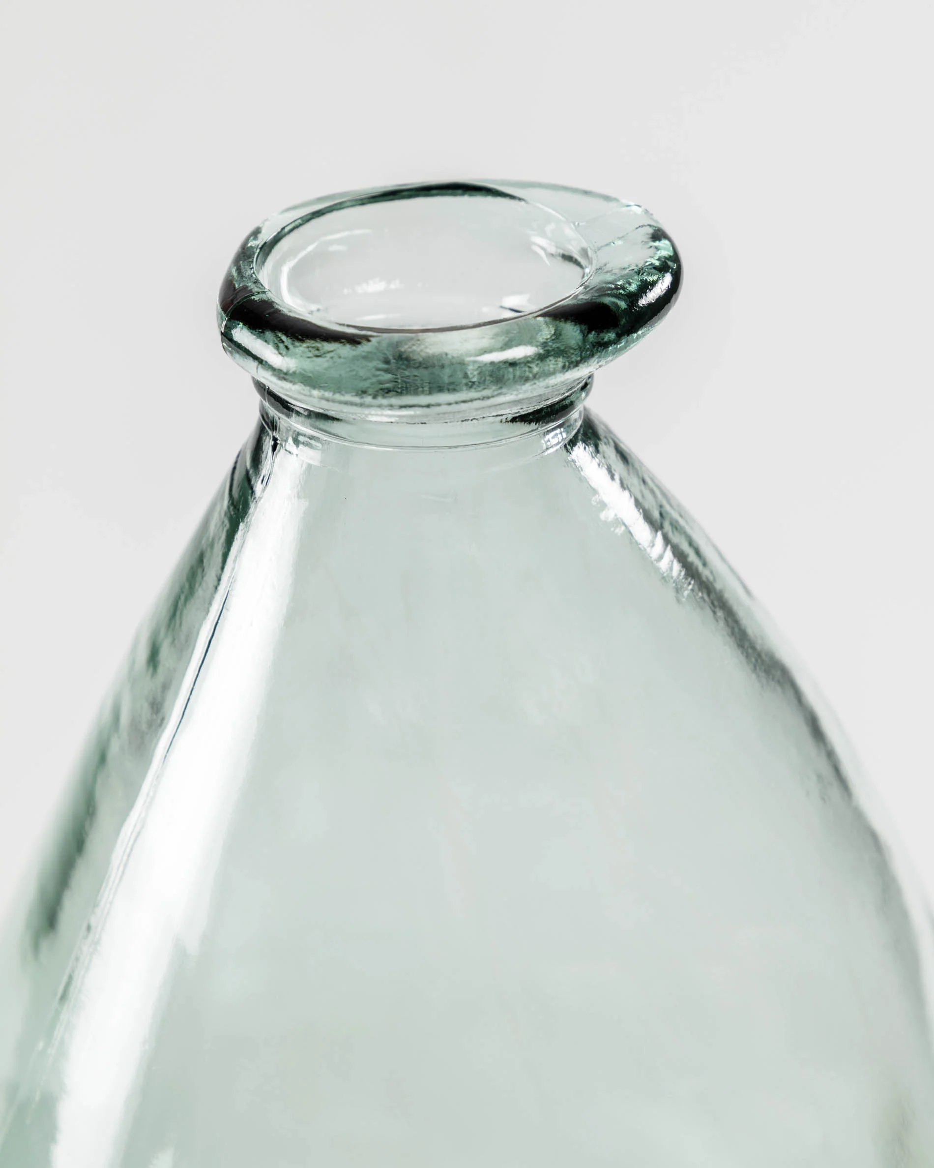 Brenna vase in 100% recycled transparent glass, 36 cm - Image 3