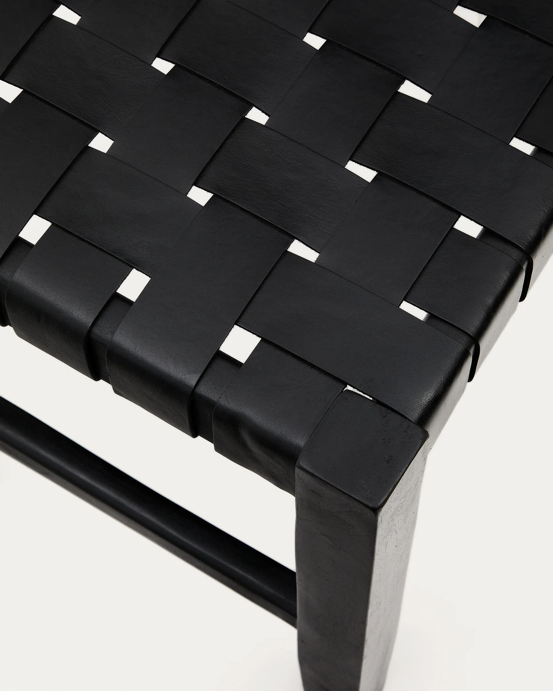 Calixta bench in leather and solid mahogany wood with black finish 120 cm - Image 8