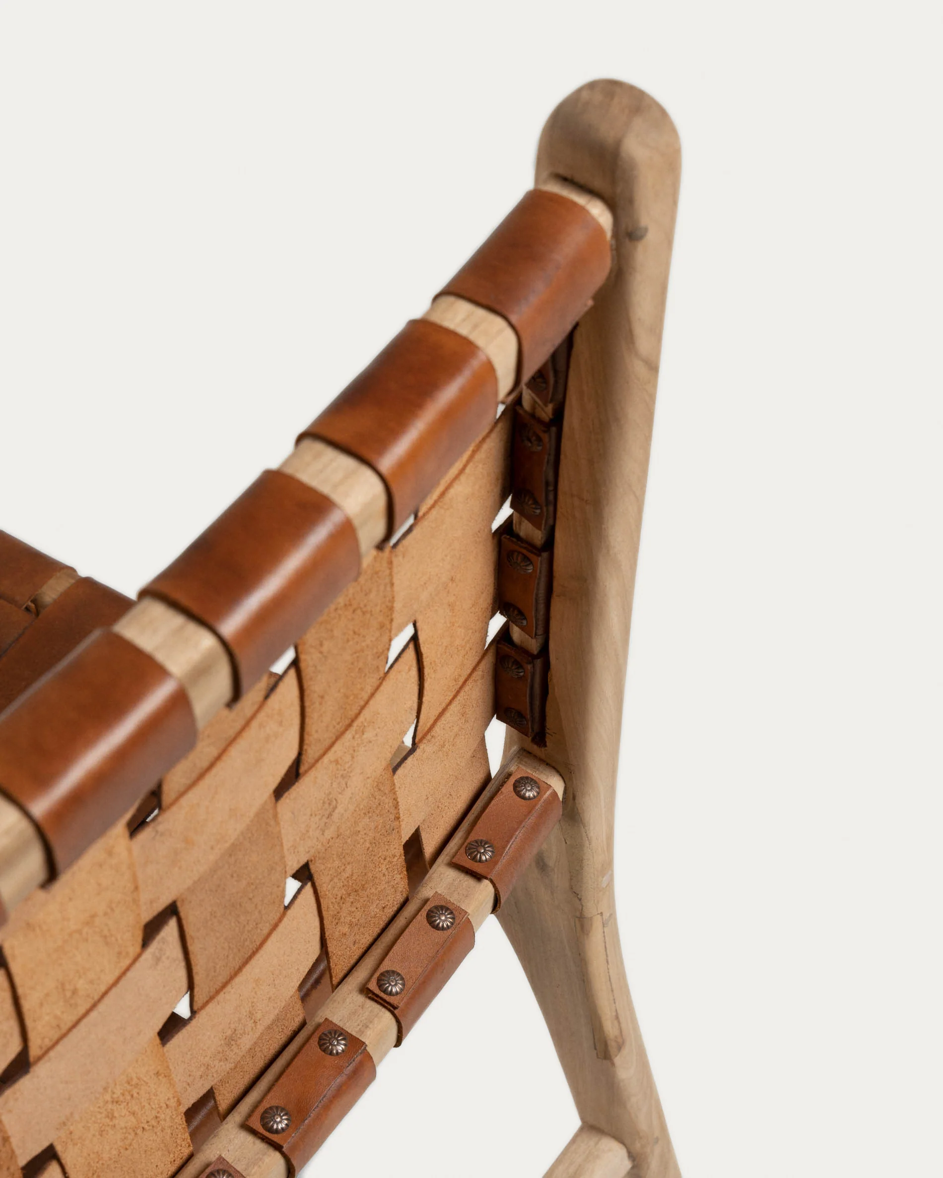 Calixta chair in leather and solid teak - Image 7