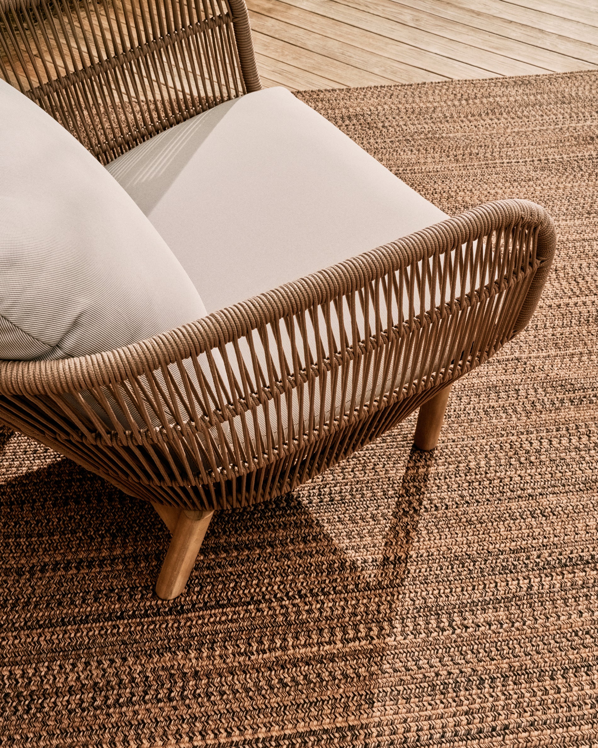Catalina armchair made with beige rope and FSC solid acacia wood - Image 4