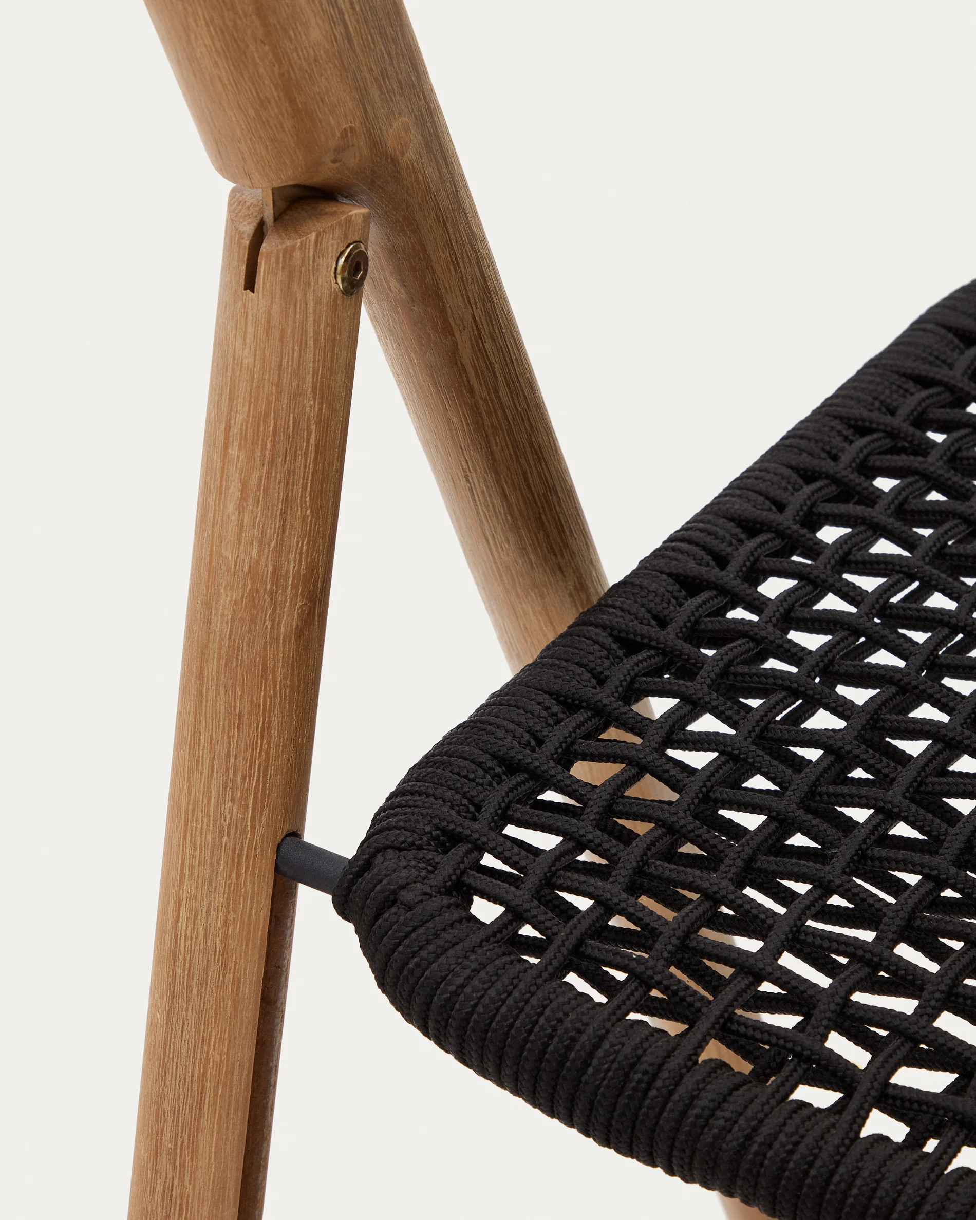 Dandara folding chair in solid acacia wood with steel structure and black cord FSC 100% - Image 8