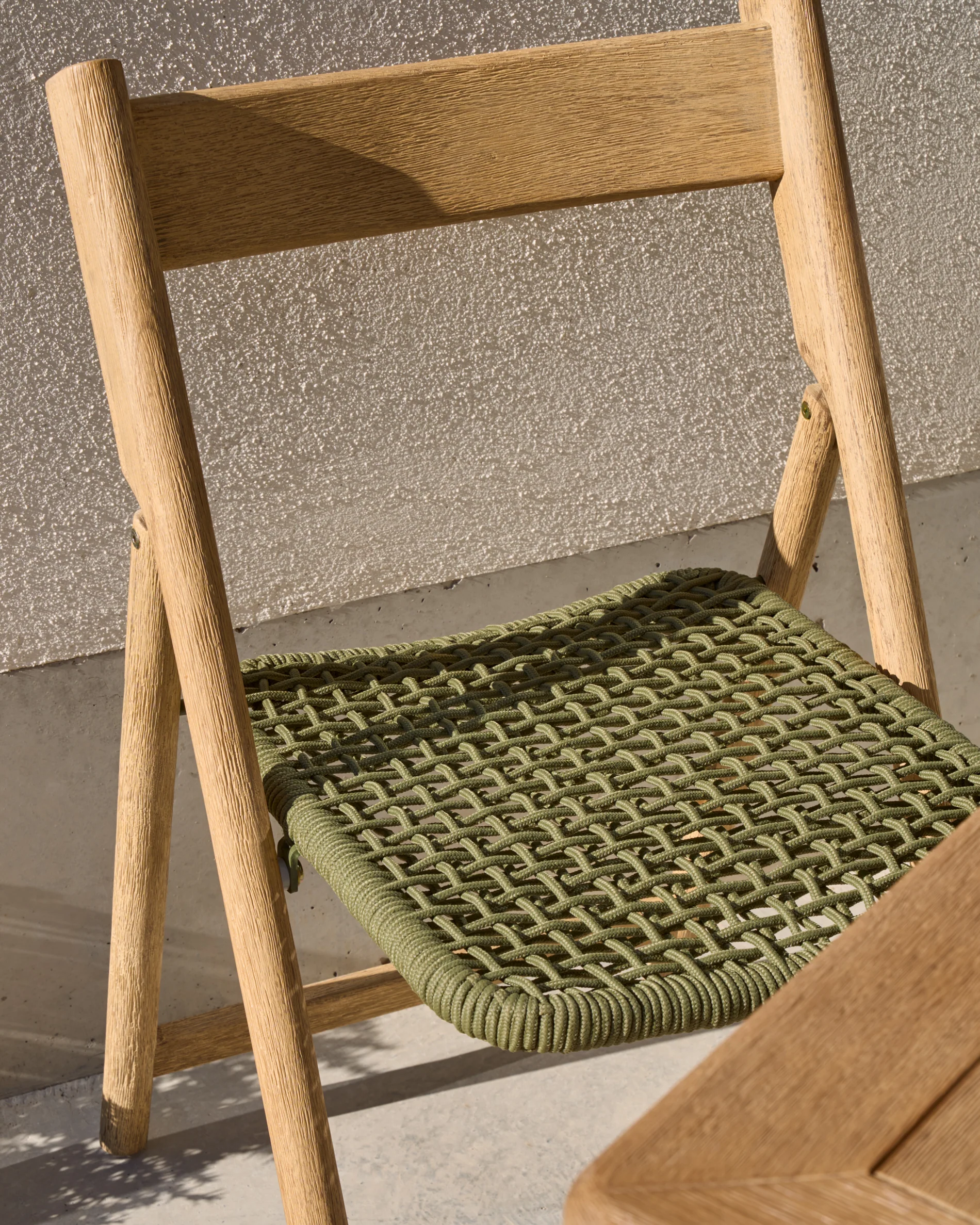 Dandara folding chair in solid acacia wood with steel structure and green cord FSC 100% - Image 7
