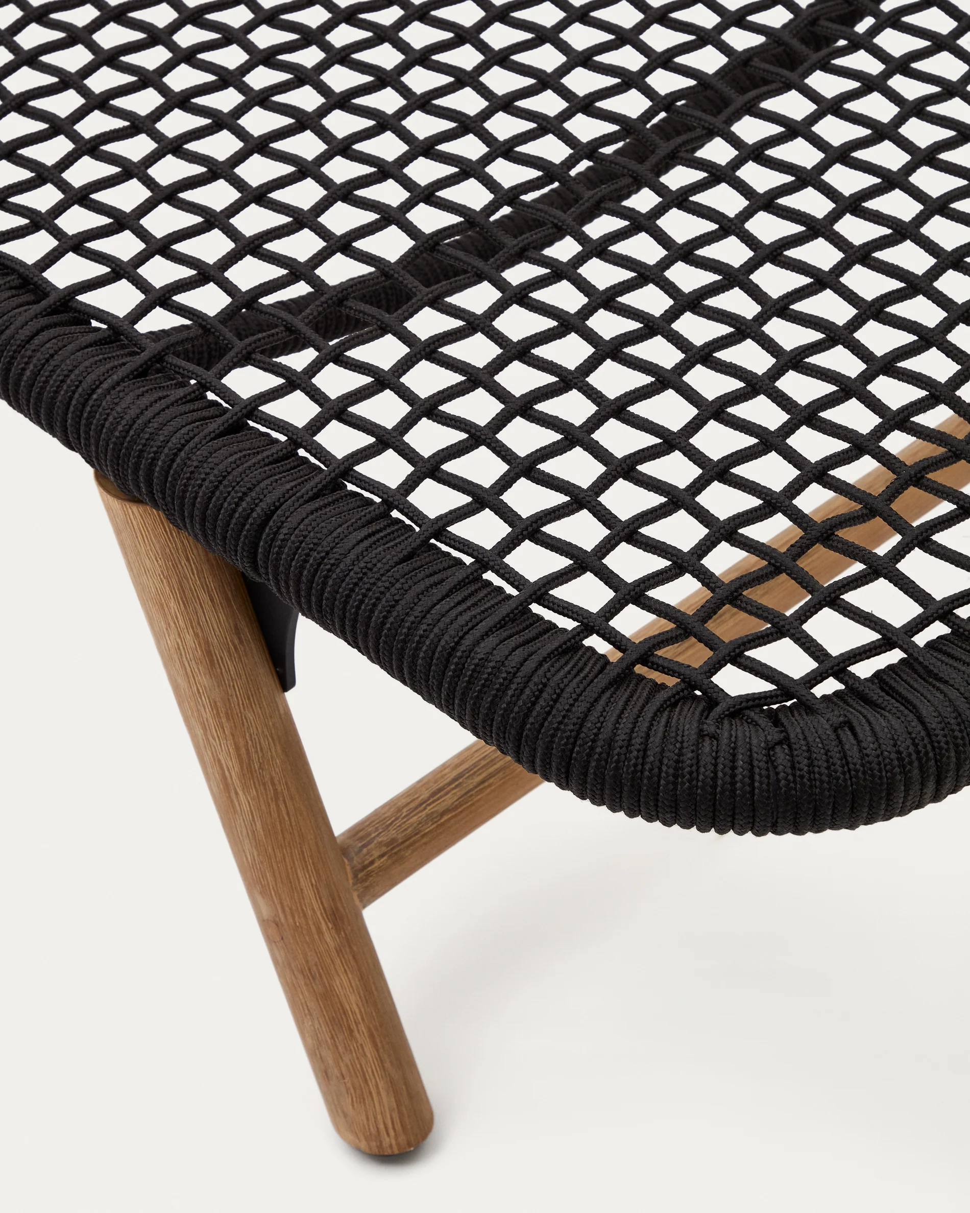 Dandara sun lounger with steel structure, black cord and solid acacia wood legs FSC 100% - Image 3