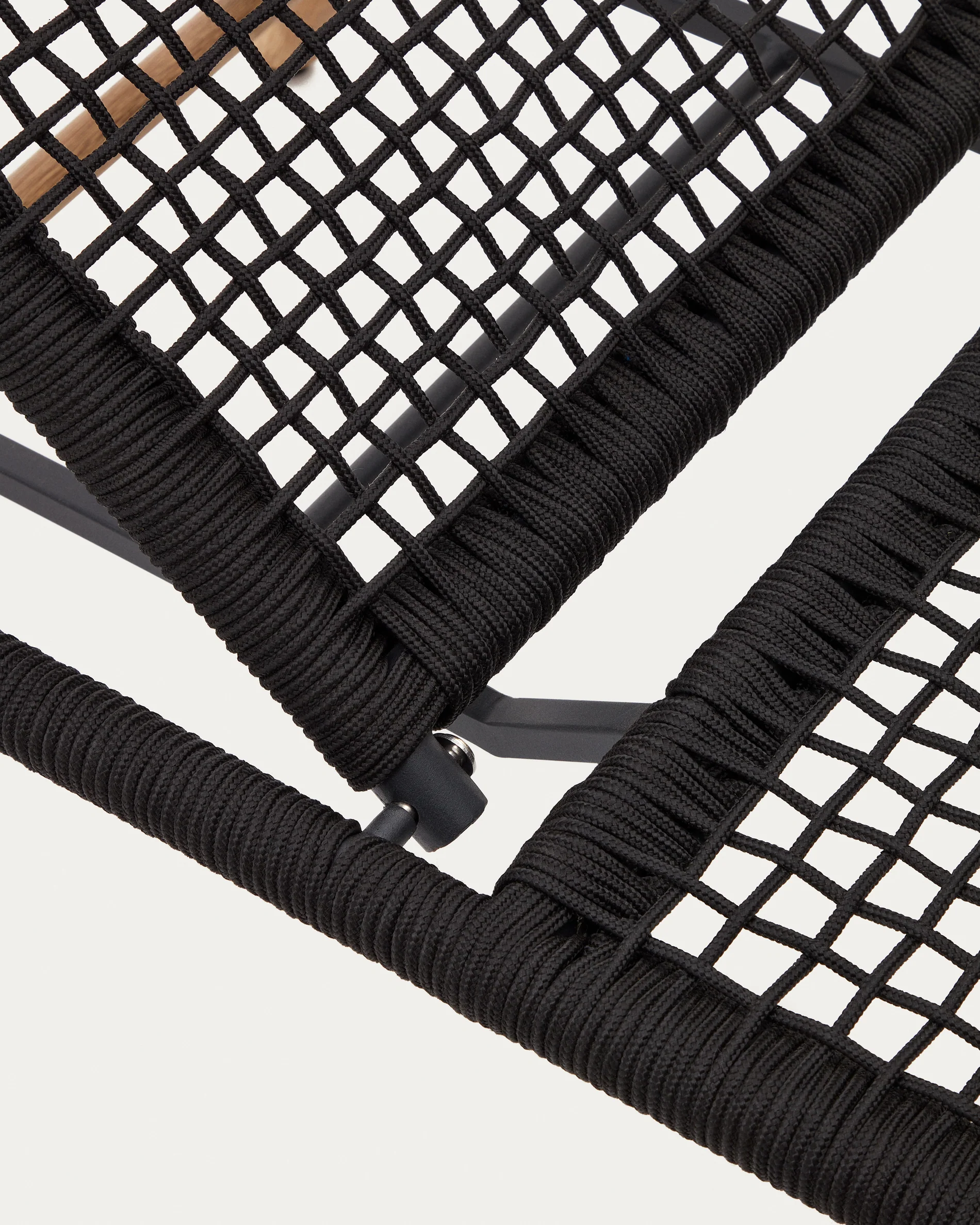 Dandara sun lounger with steel structure, black cord and solid acacia wood legs FSC 100% - Image 5
