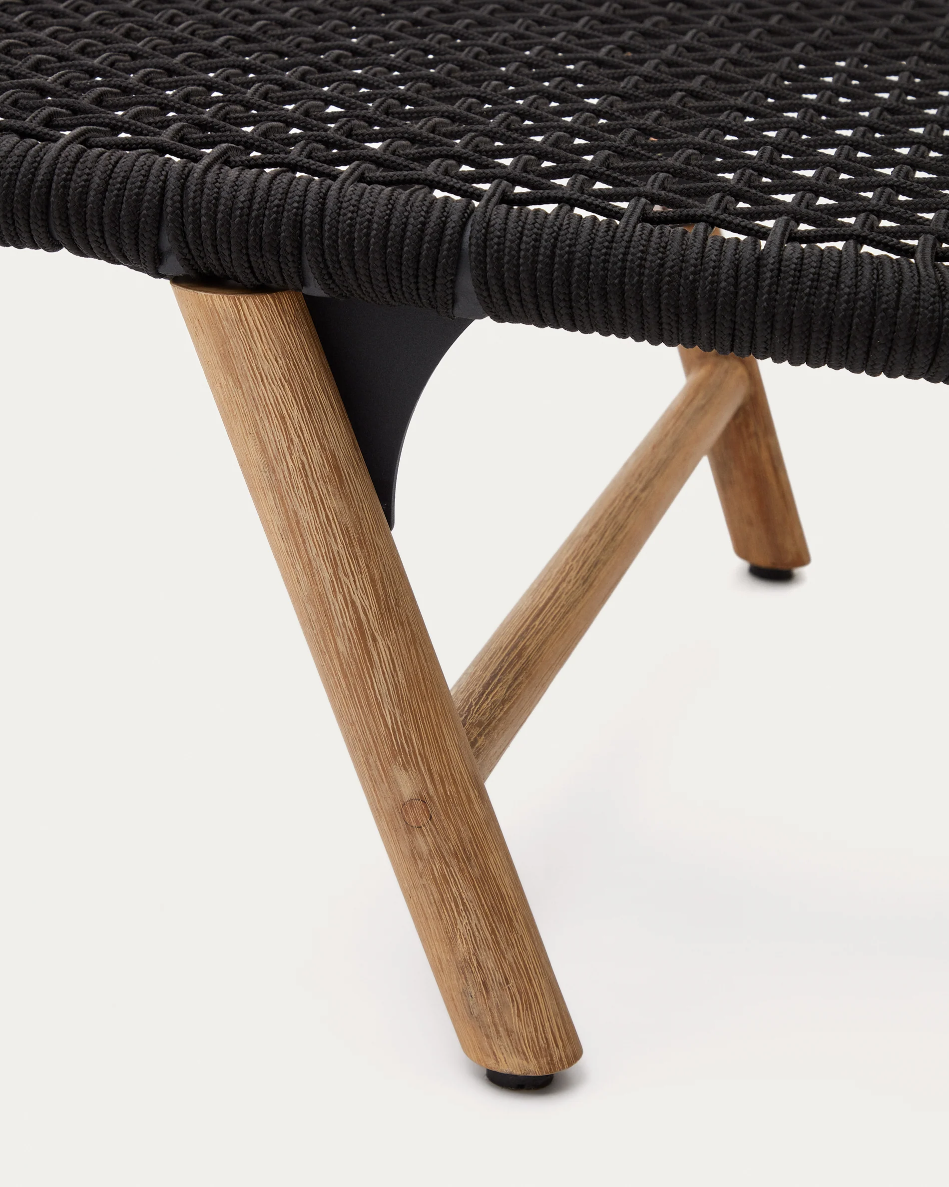 Dandara sun lounger with steel structure, black cord and solid acacia wood legs FSC 100% - Image 9