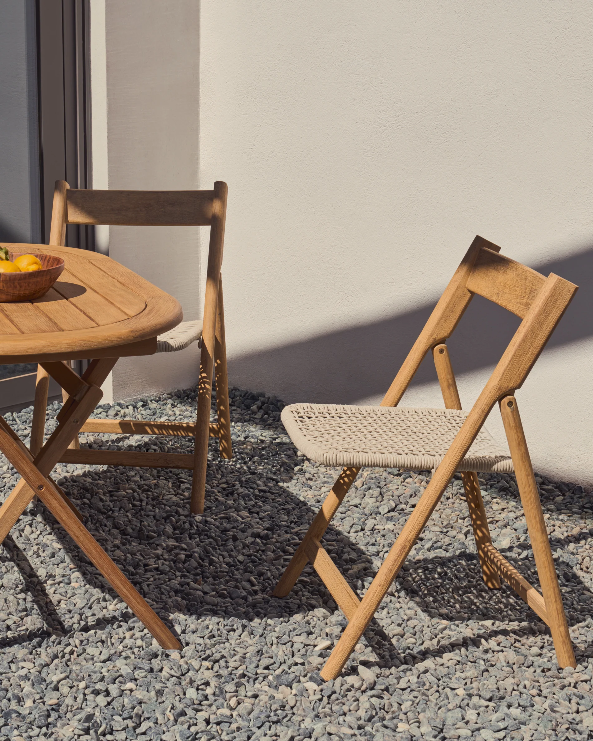 Dandara solid acacia wood folding chair, steel structure and white cord, FSC 100% - Image 2