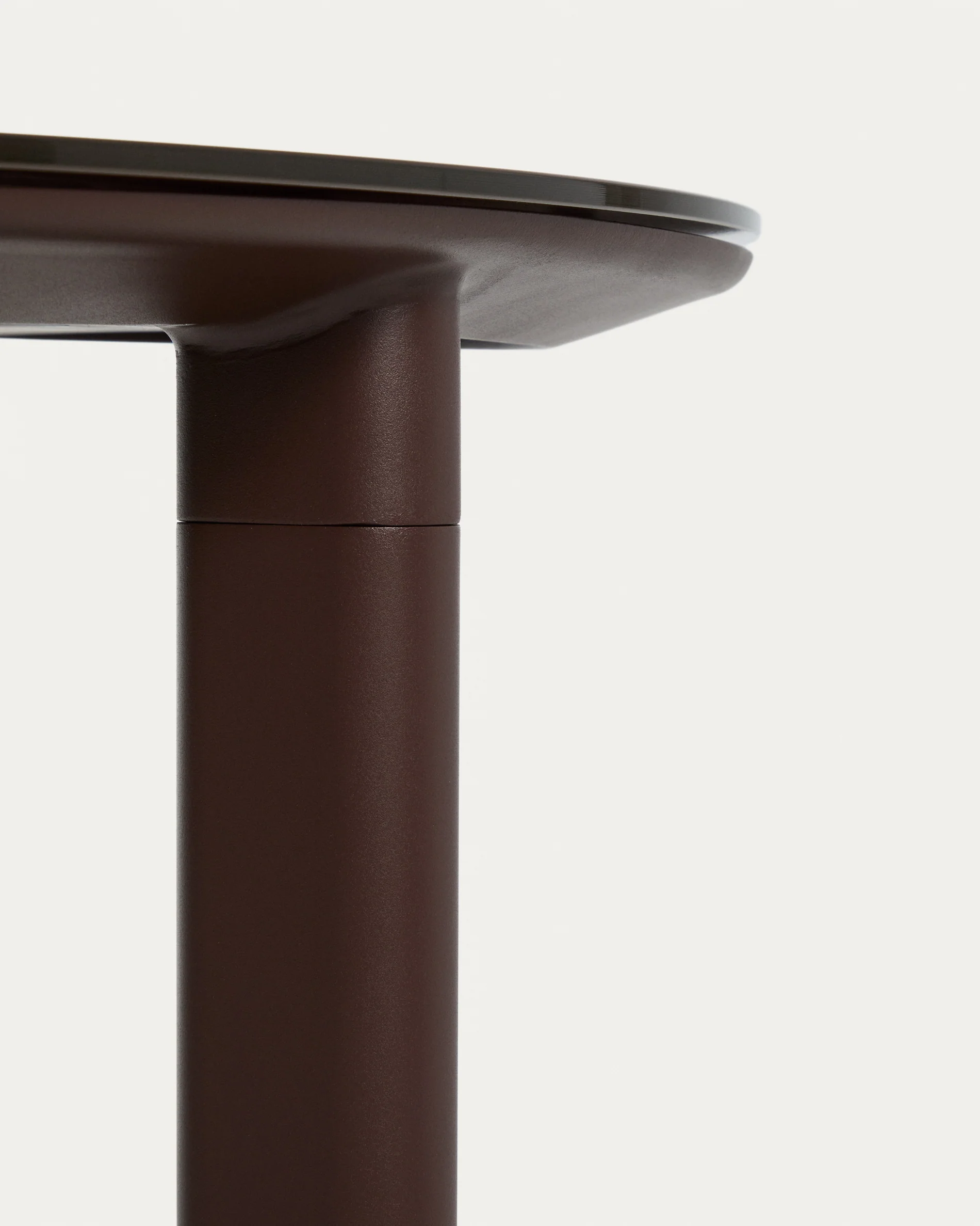 Erice oval table in aluminium and brown tempered glass 180 x 90 cm - Image 5