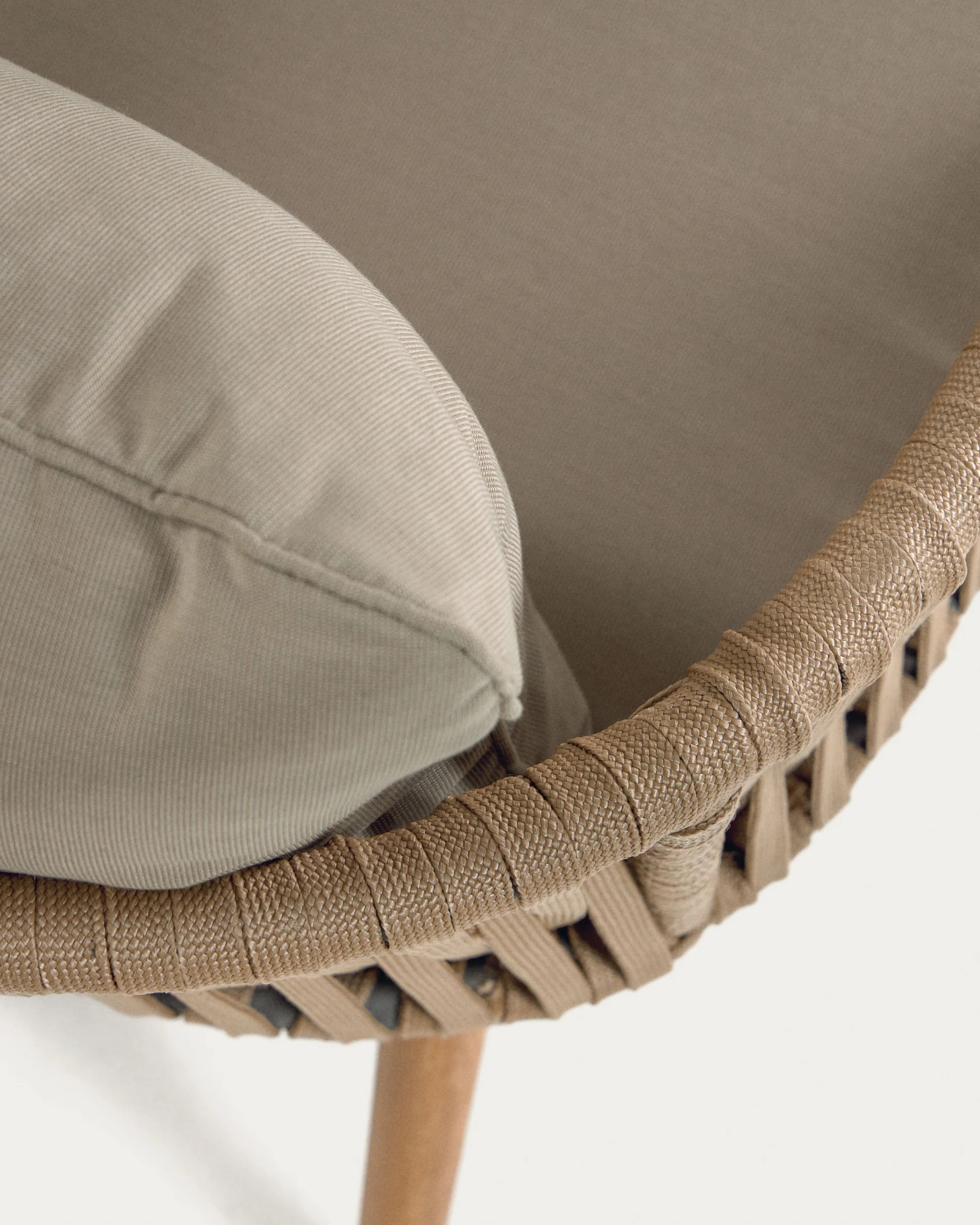 Hemlice chair in beige rope with solid acacia legs FSC 100% - Image 5