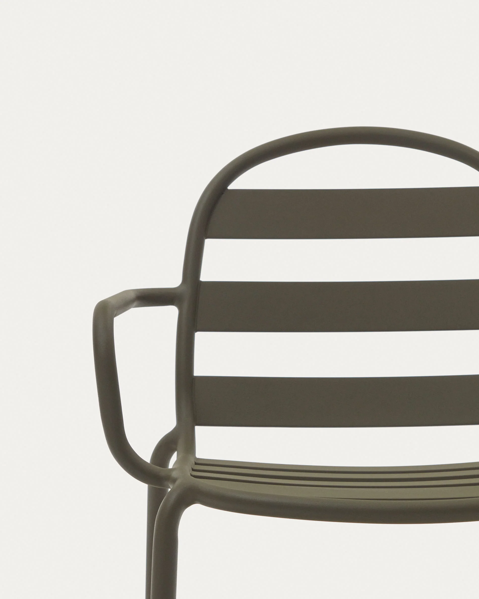 Joncols stackable outdoor chair in aluminium with green painted finish - Image 3