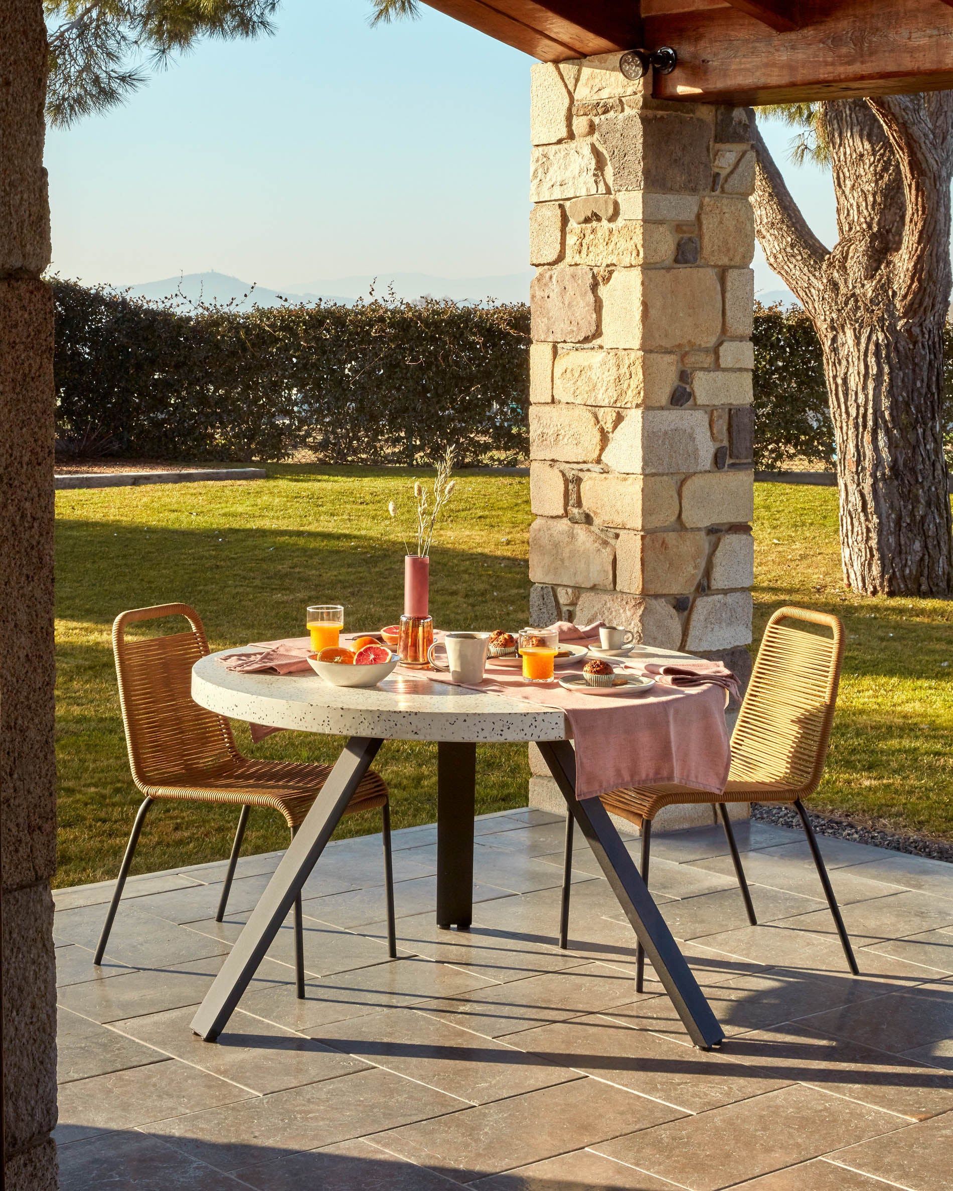 Lambton stackable chair in brown rope and steel with black finish - Image 4
