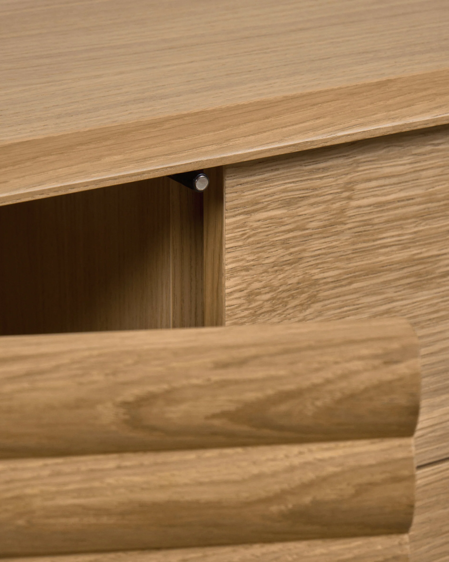 Lenon oak wood and veneer sideboard with 2 doors & 3 drawers, 155 x 86 cm FSC MIX Credit - Image 6