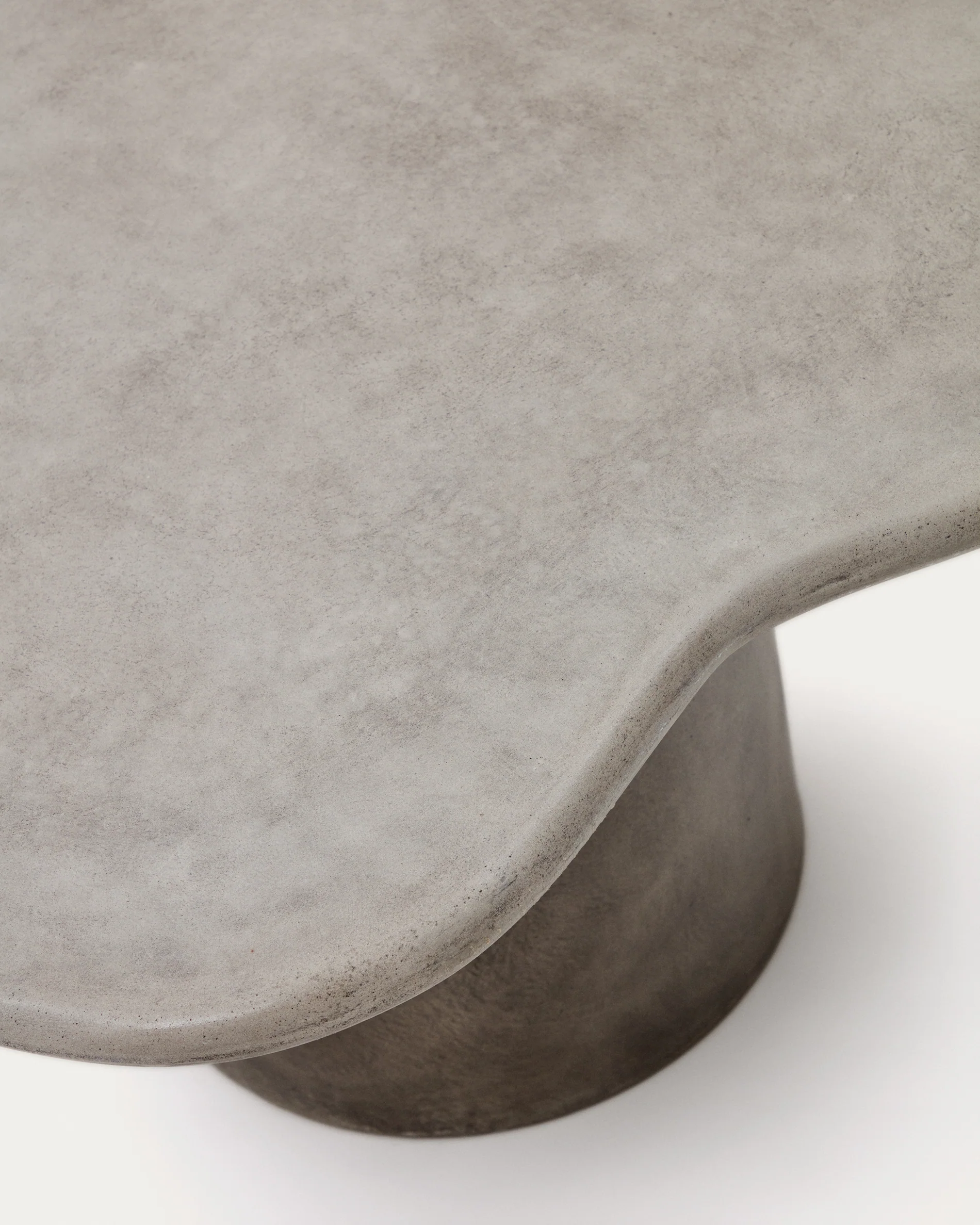 Macarella cement coffee table, 83 x 77 cm - Image 3