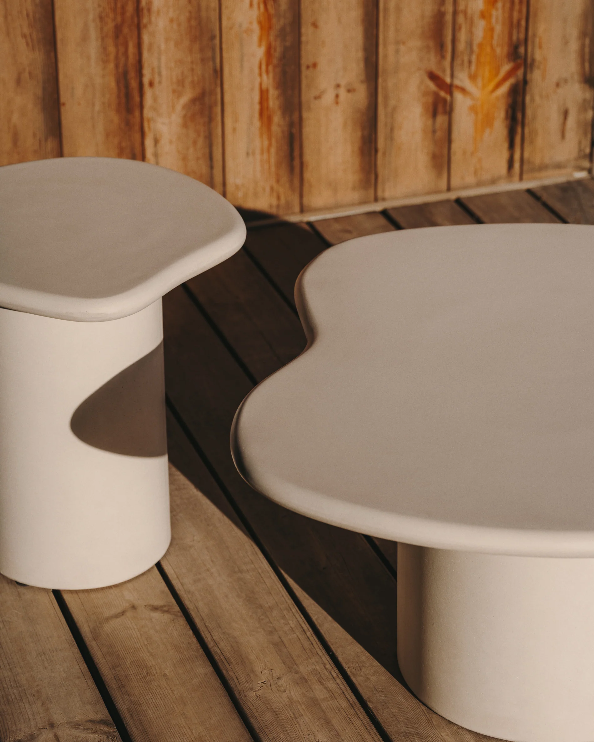 Macarella white cement coffee table, 83 x 77 cm - Image 4