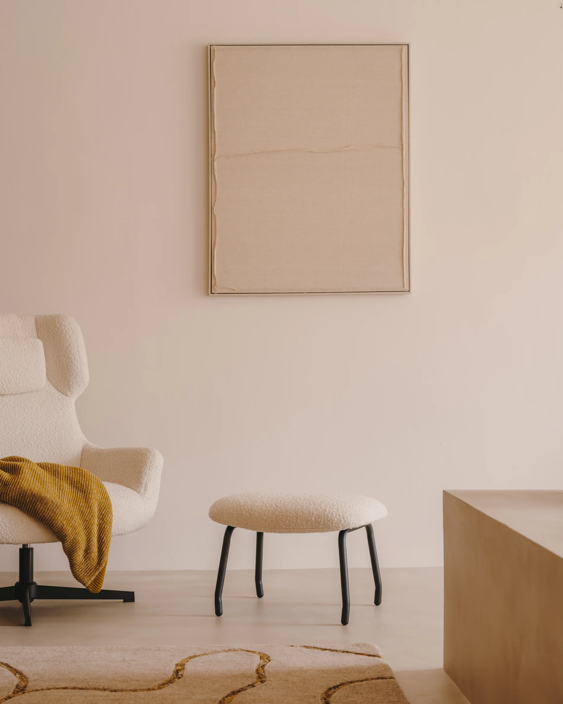 Maha white wall hanging with horizontal line 82 x 102 cm - Image 2