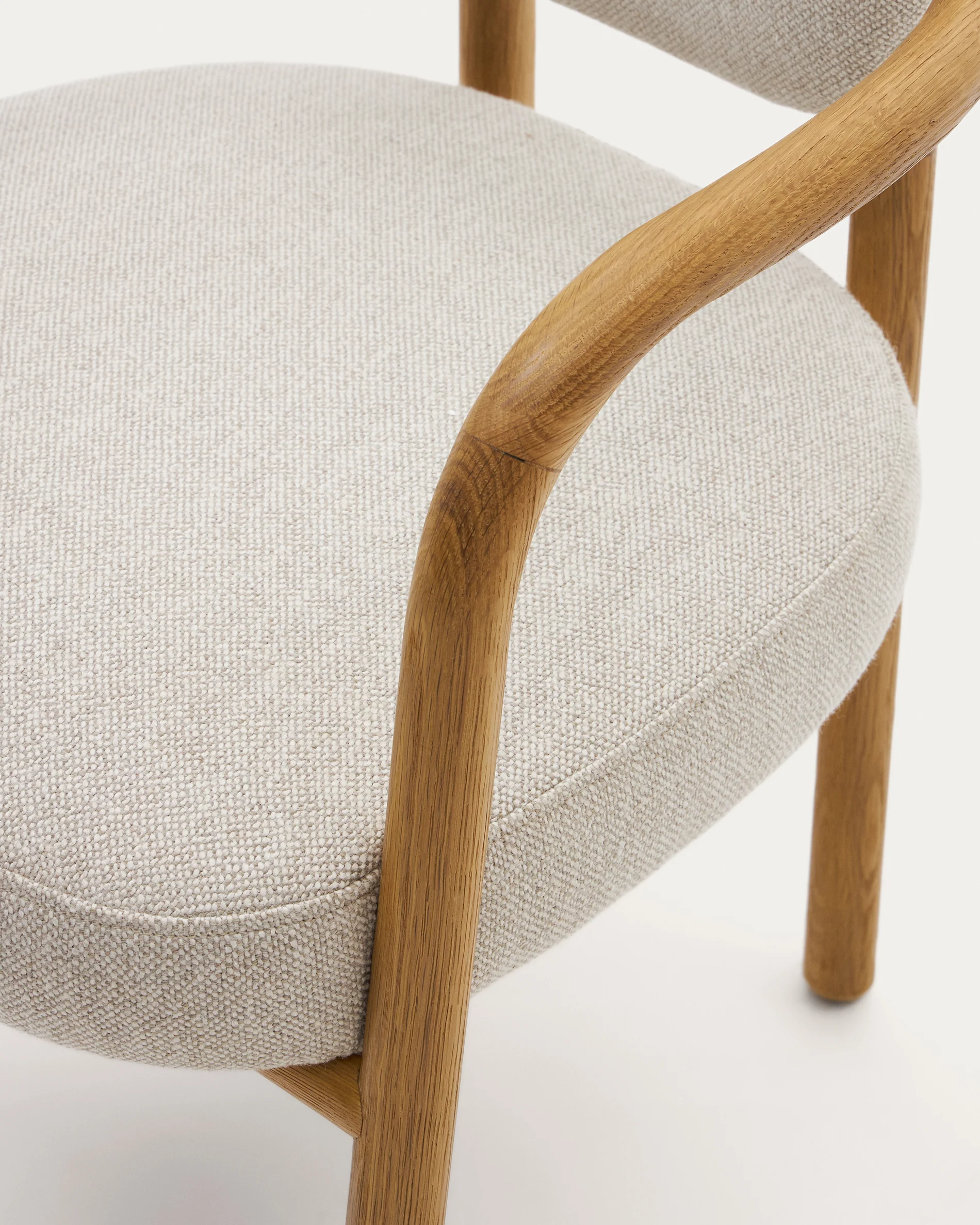 Melqui beige chair in solid oak wood a natural finish - Image 3