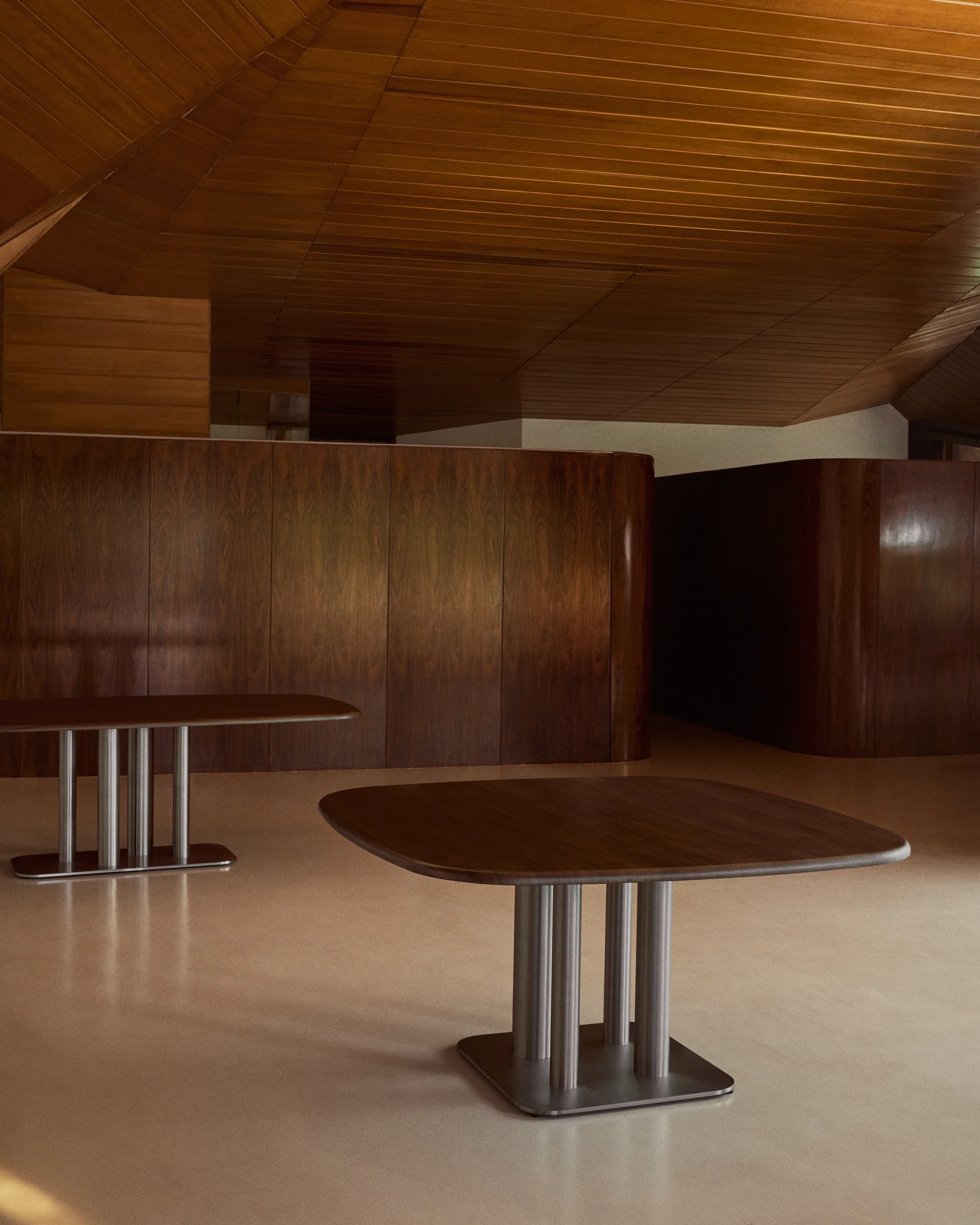 Melvar table made from walnut veneer and legs with brushed stainless steel base 150 x 150cm - Image 4