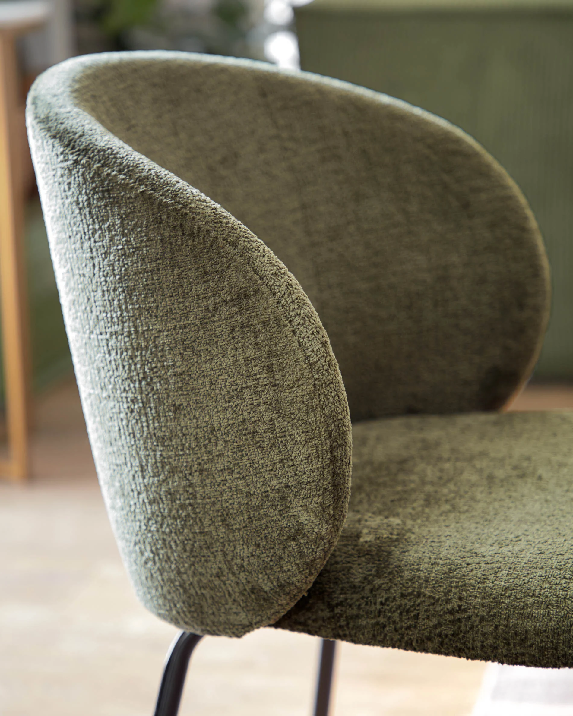 Minna chenille chair in green with steel legs in a black finish - Image 4