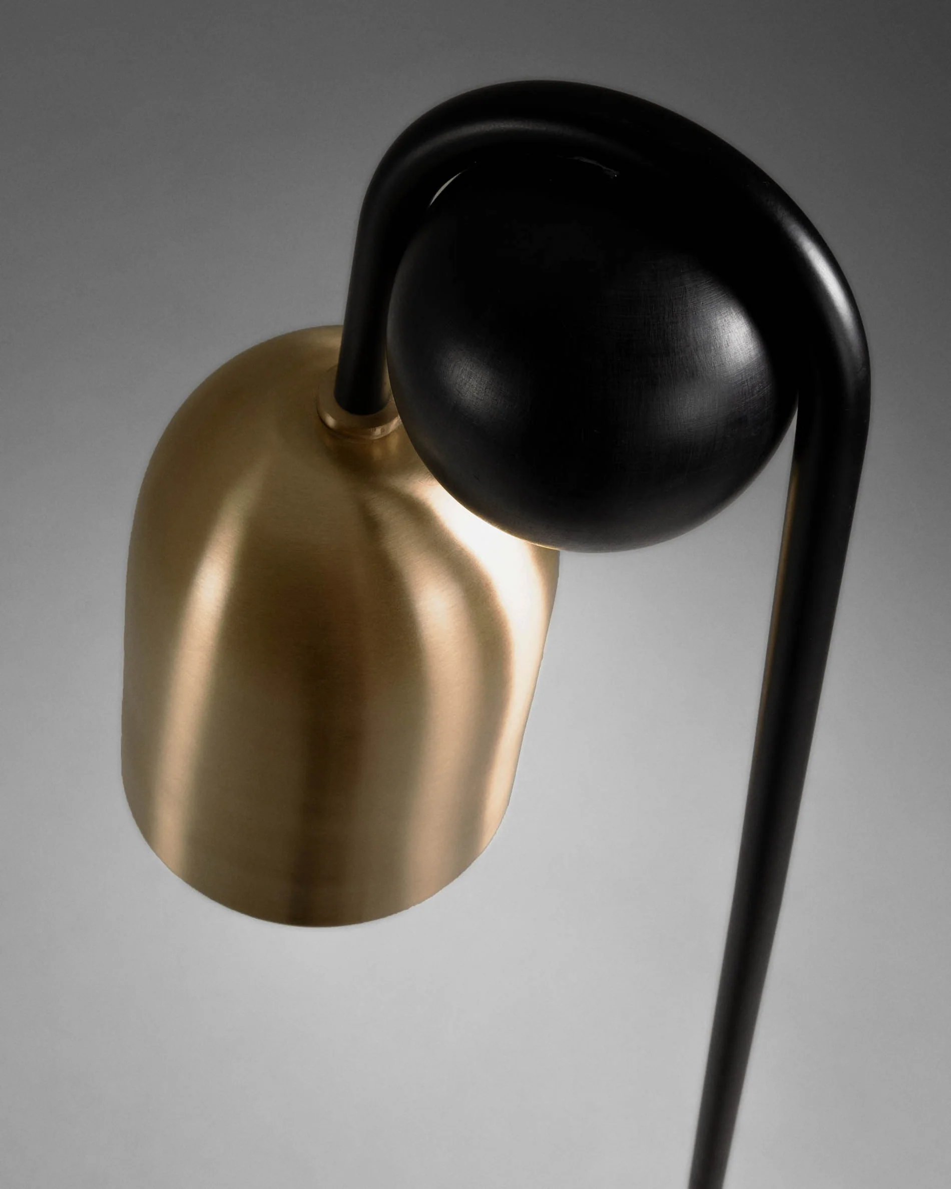 Natsumi metal and wood floor lamp - Image 3