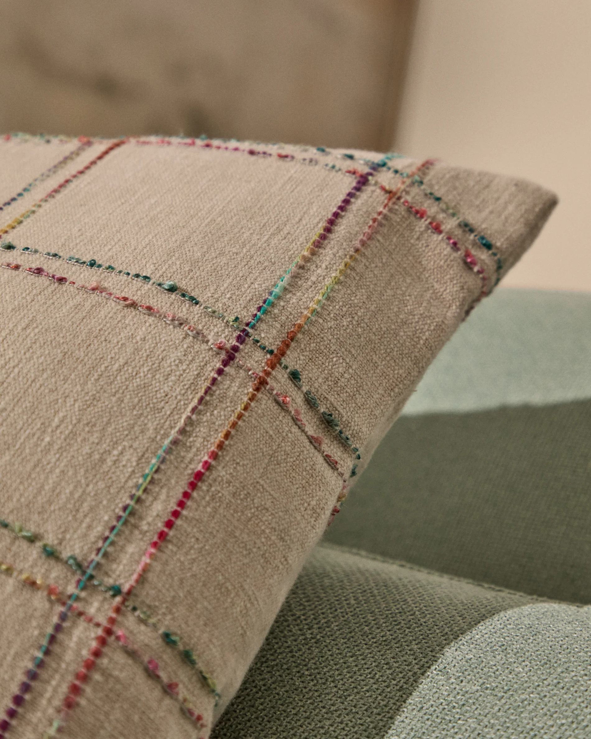 Nety beige cushion cover with multicoloured checked embroidery 45 x 45cm - Image 4
