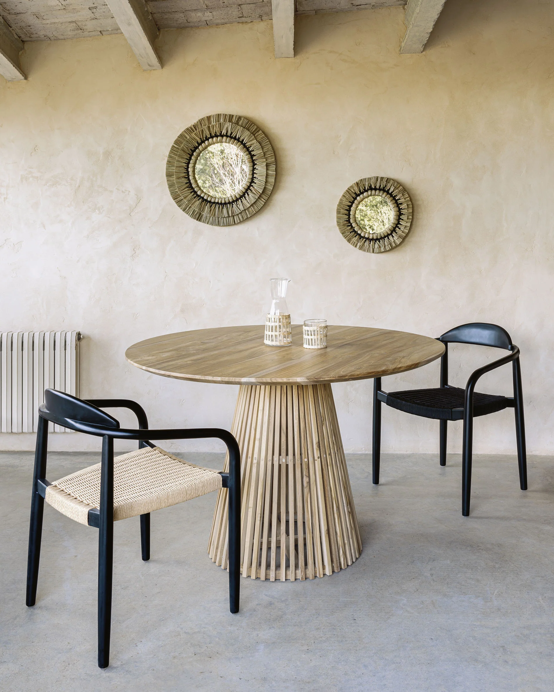 Nina stackable chair in solid acacia wood with black finish and black rope seat FSC 100% - Image 3