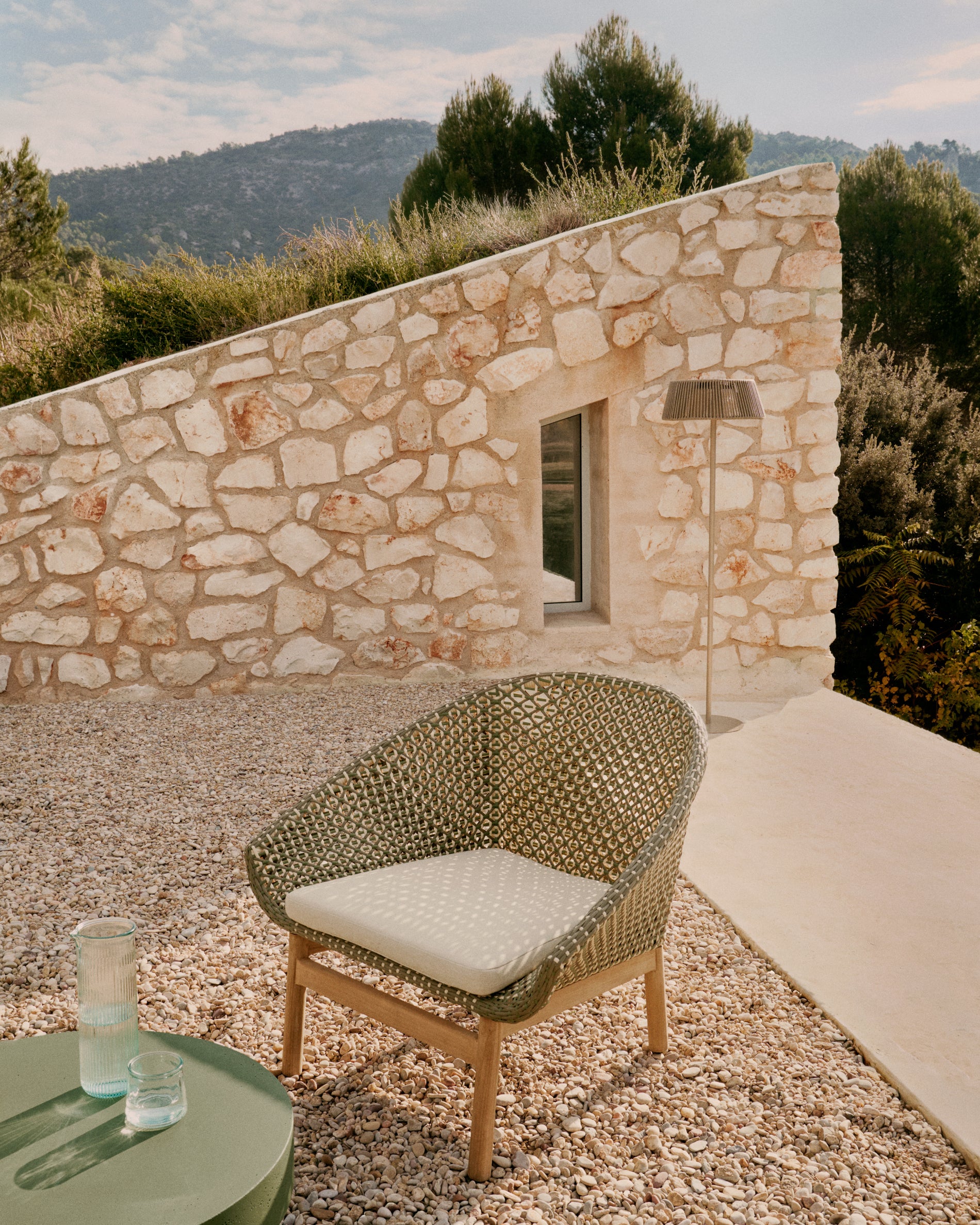 Olbia armchair made of synthetic rattan and FSC 100% solid teak wood - Image 2