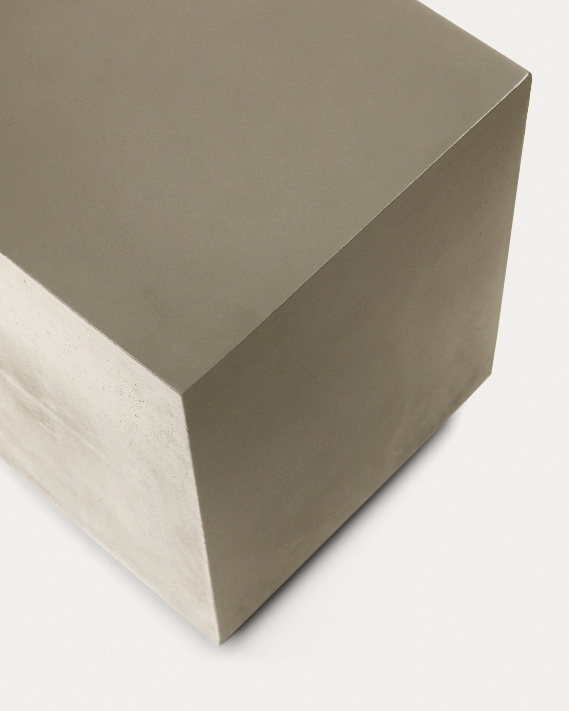 Rustella cement side table, 35 x 35 cm - Image 3