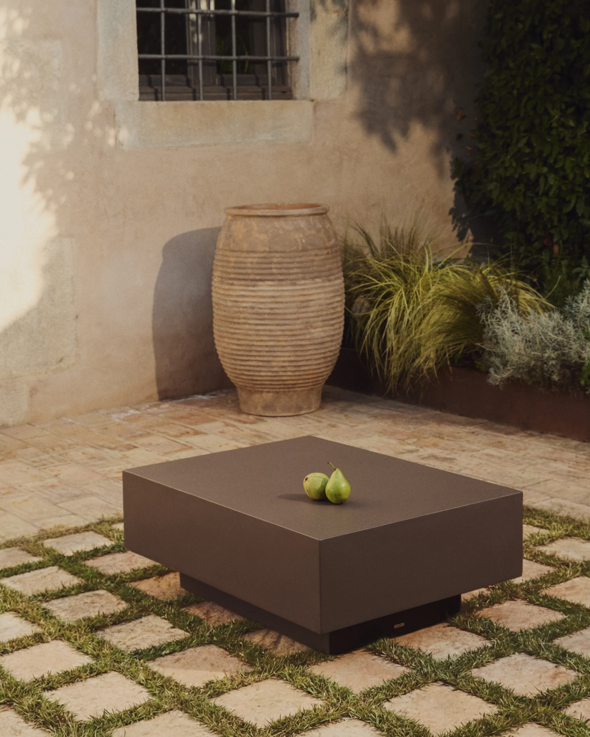 Rustella coffee table in brown concrete 80 x 60cm - Image 2