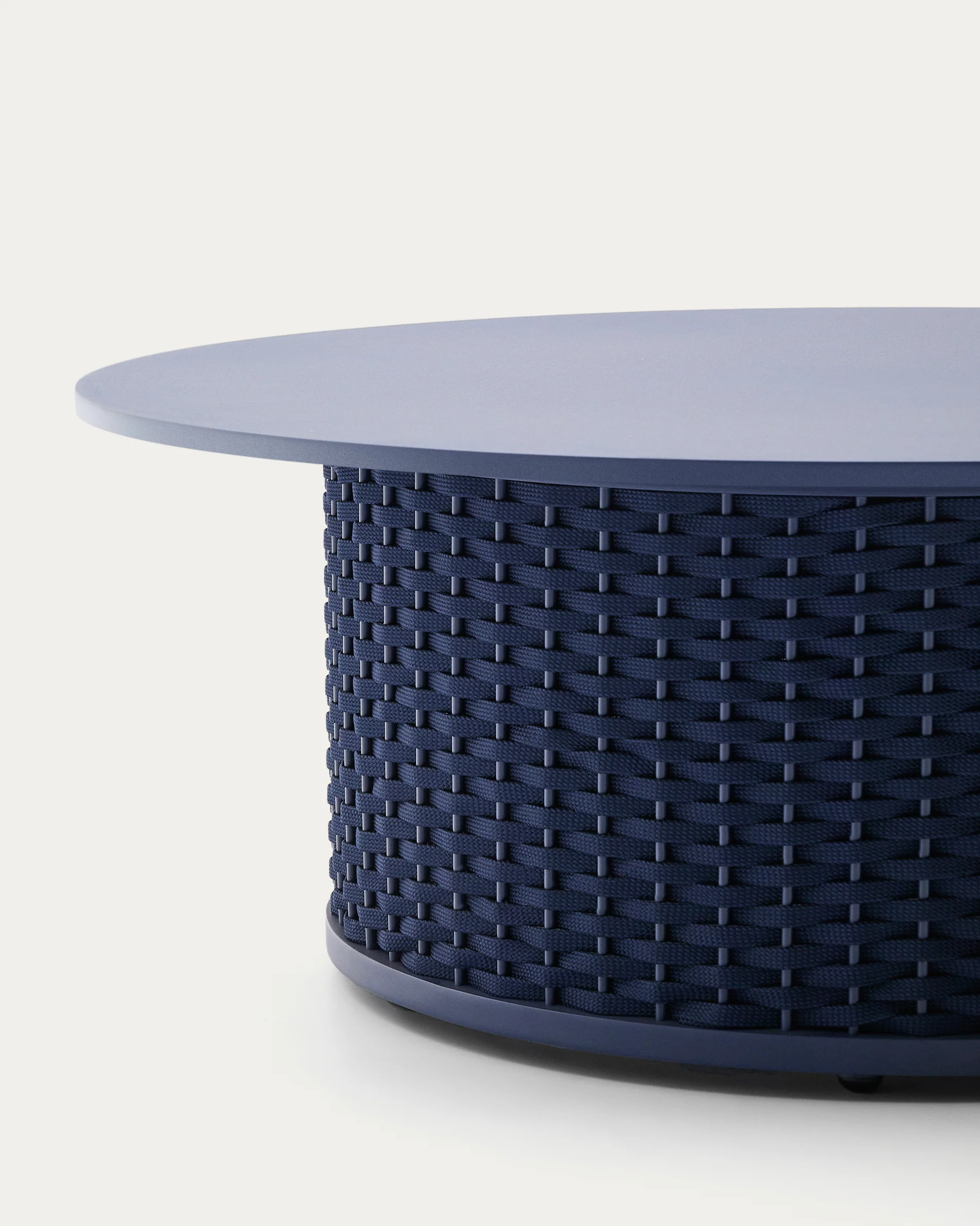 Sedalis outdoor coffee table in aluminium with blue rope cord Ø99 cm - Image 3