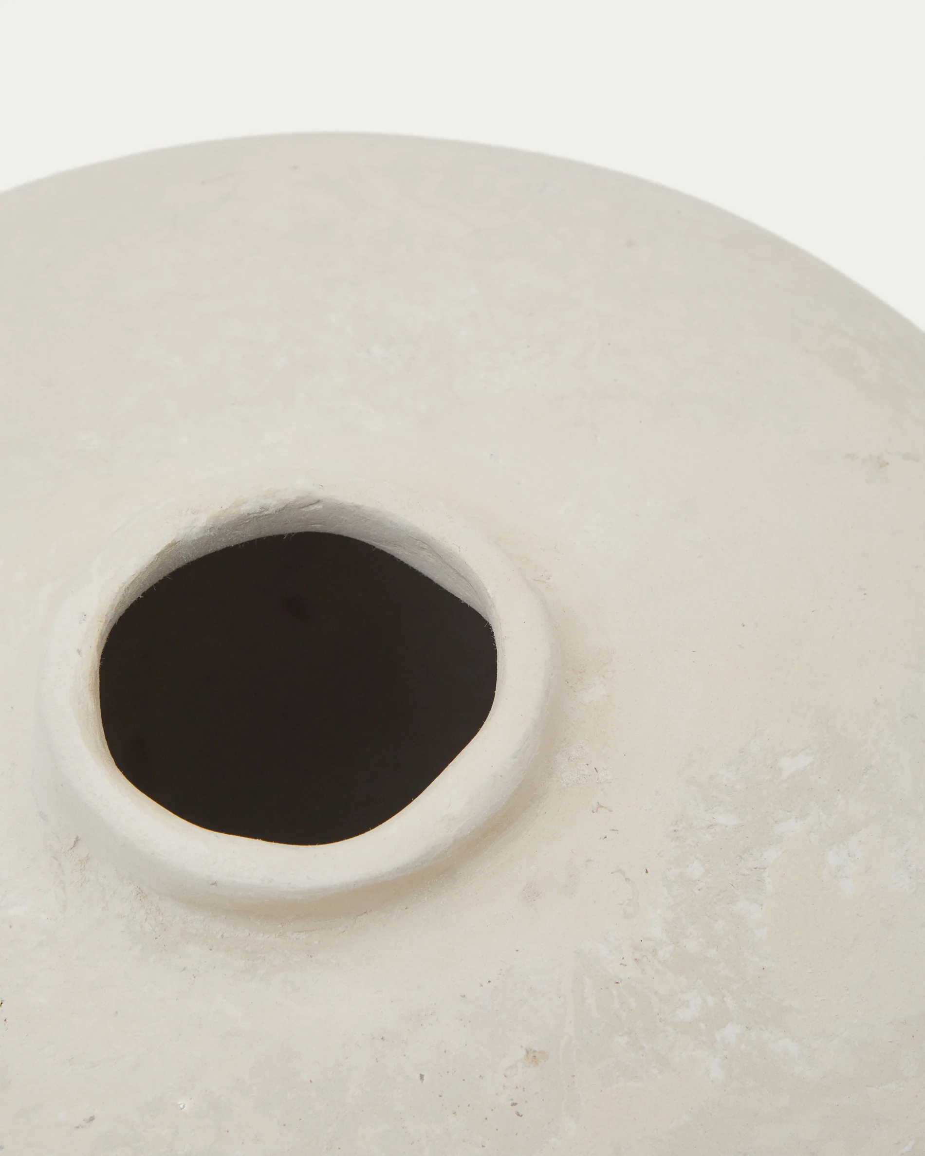 Serina papier mâché vase in white 36.5 cm - Image 4