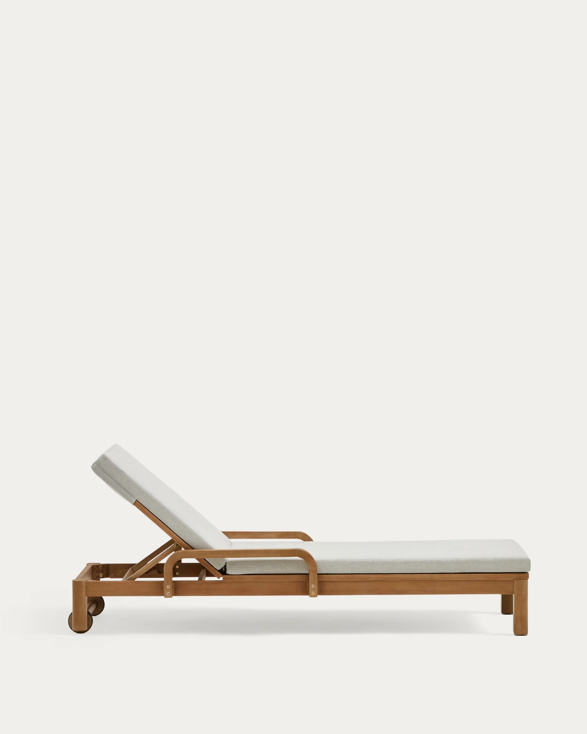 Sonsaura sun lounger made from solid eucalyptus wood FSC 100% - Image 9