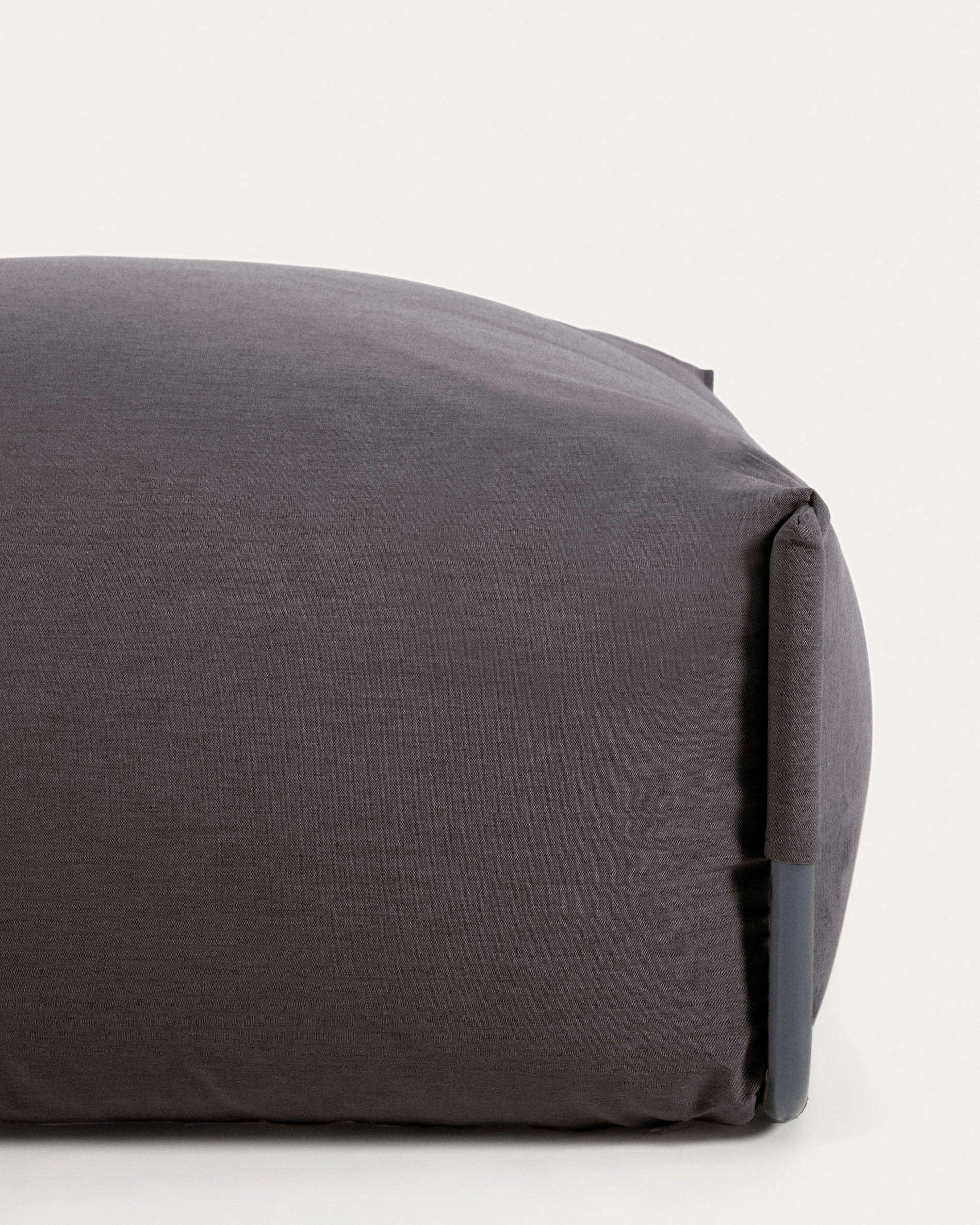Square modular 100% outdoor sofa pouffe in dark grey with black aluminium, 101 x 101 cm - Image 3