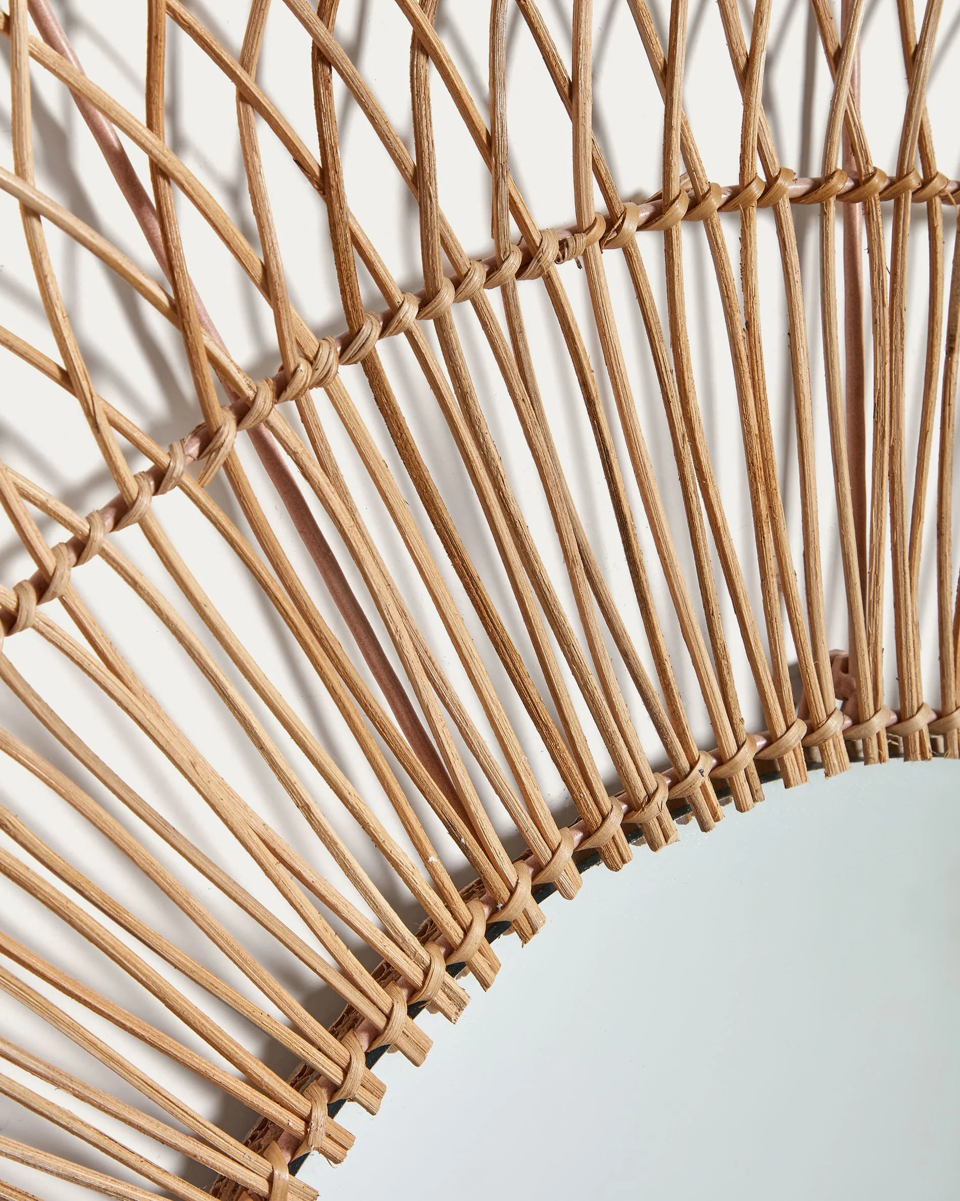 Viviana ratan mirror with a natural finish, Ø 110 cm - Image 3