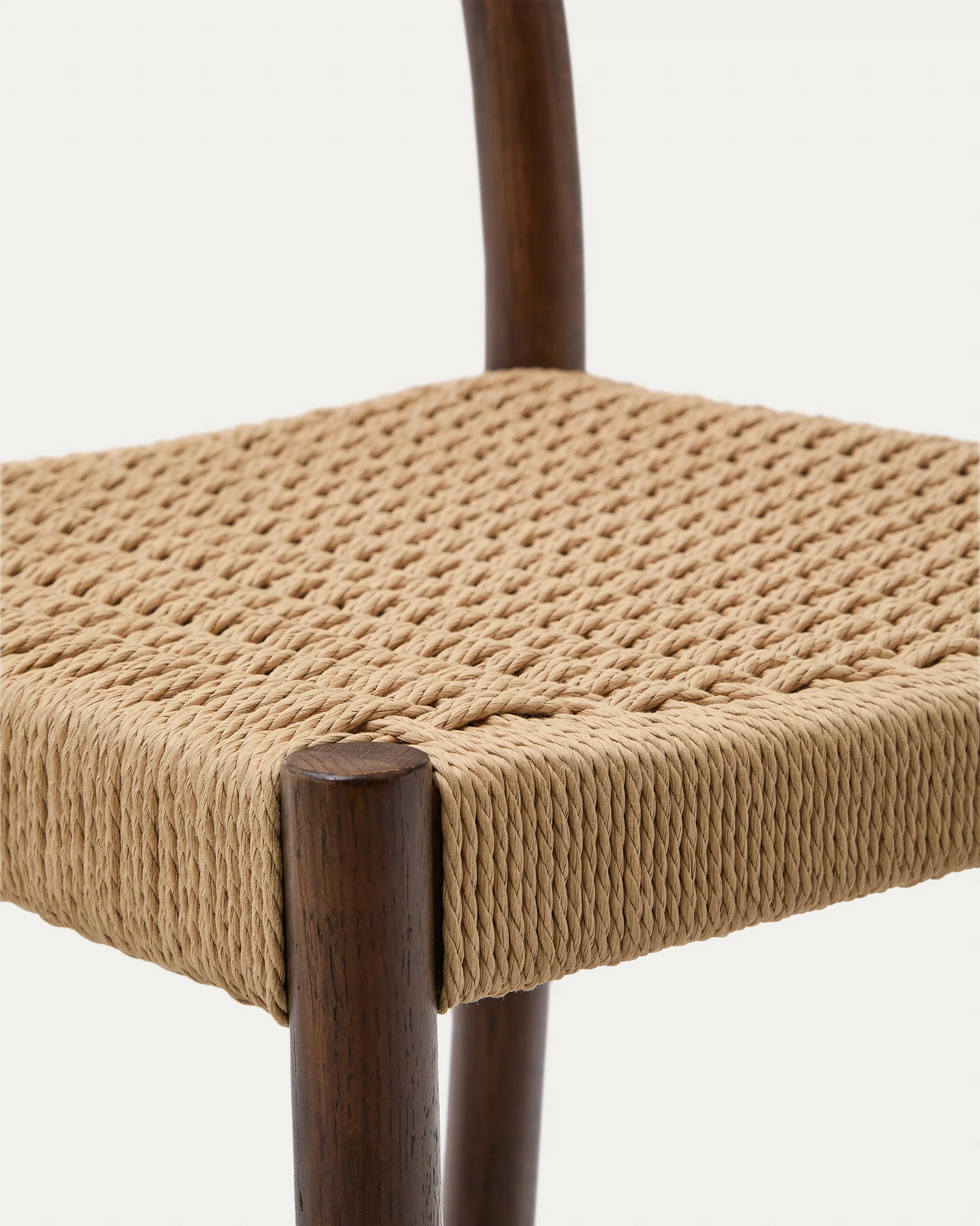 Yalia stool with a backrest in solid oak wood in a walnut finish, and rope cord seat, 65 cm FSC 100% - Image 4