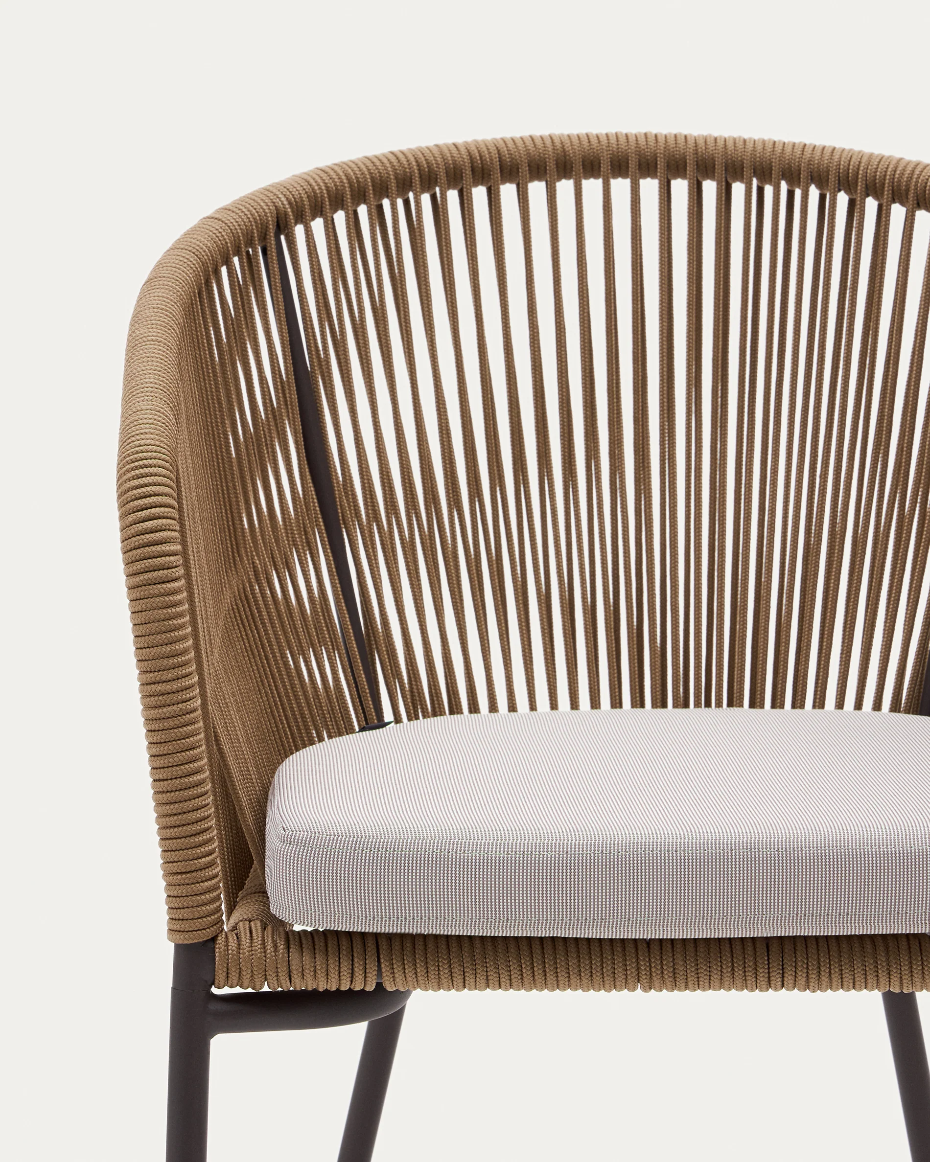 Yanet beige rope chair with galvanised steel legs - Image 3